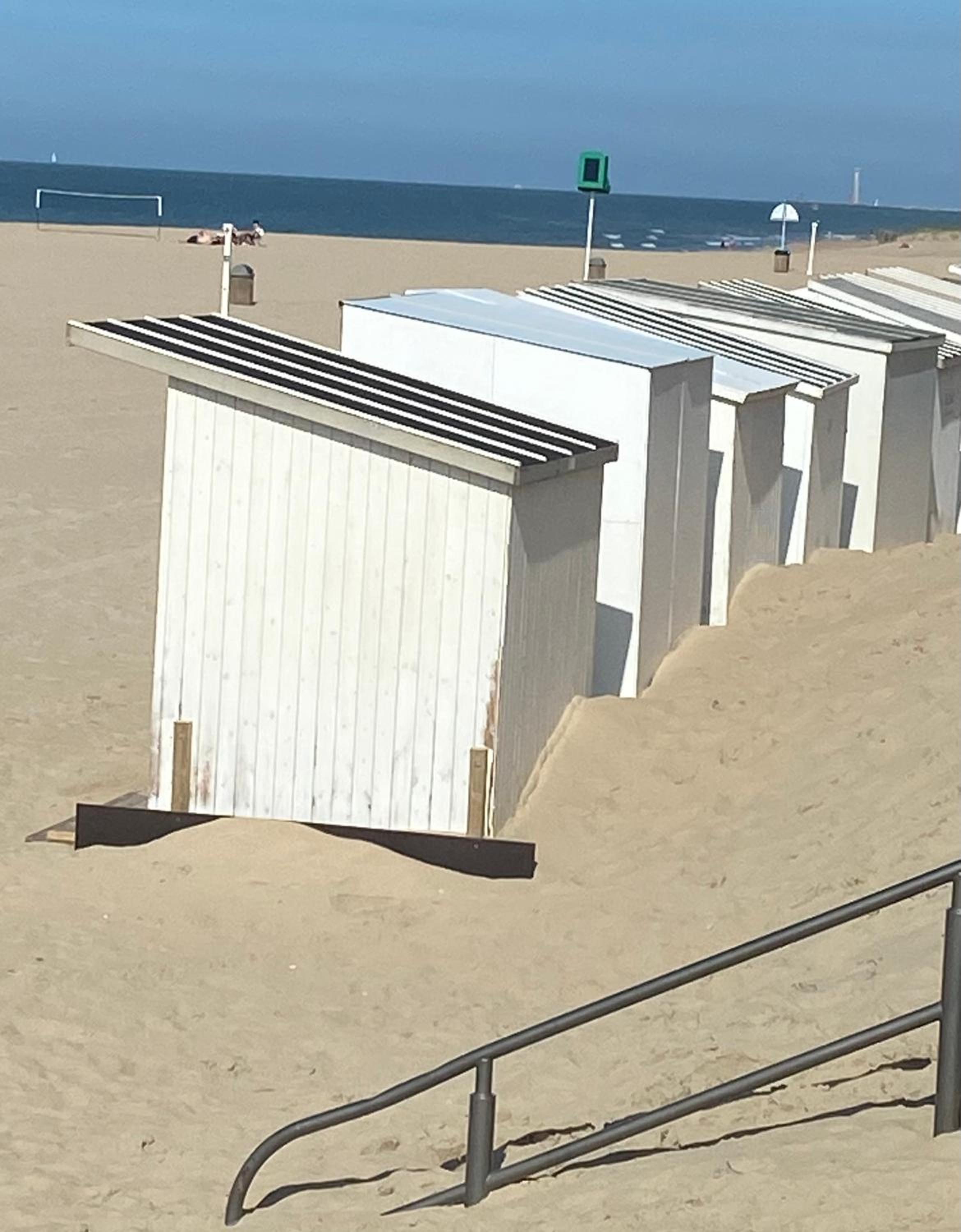 Ruim zonnig appartement op 50m van strand view 2