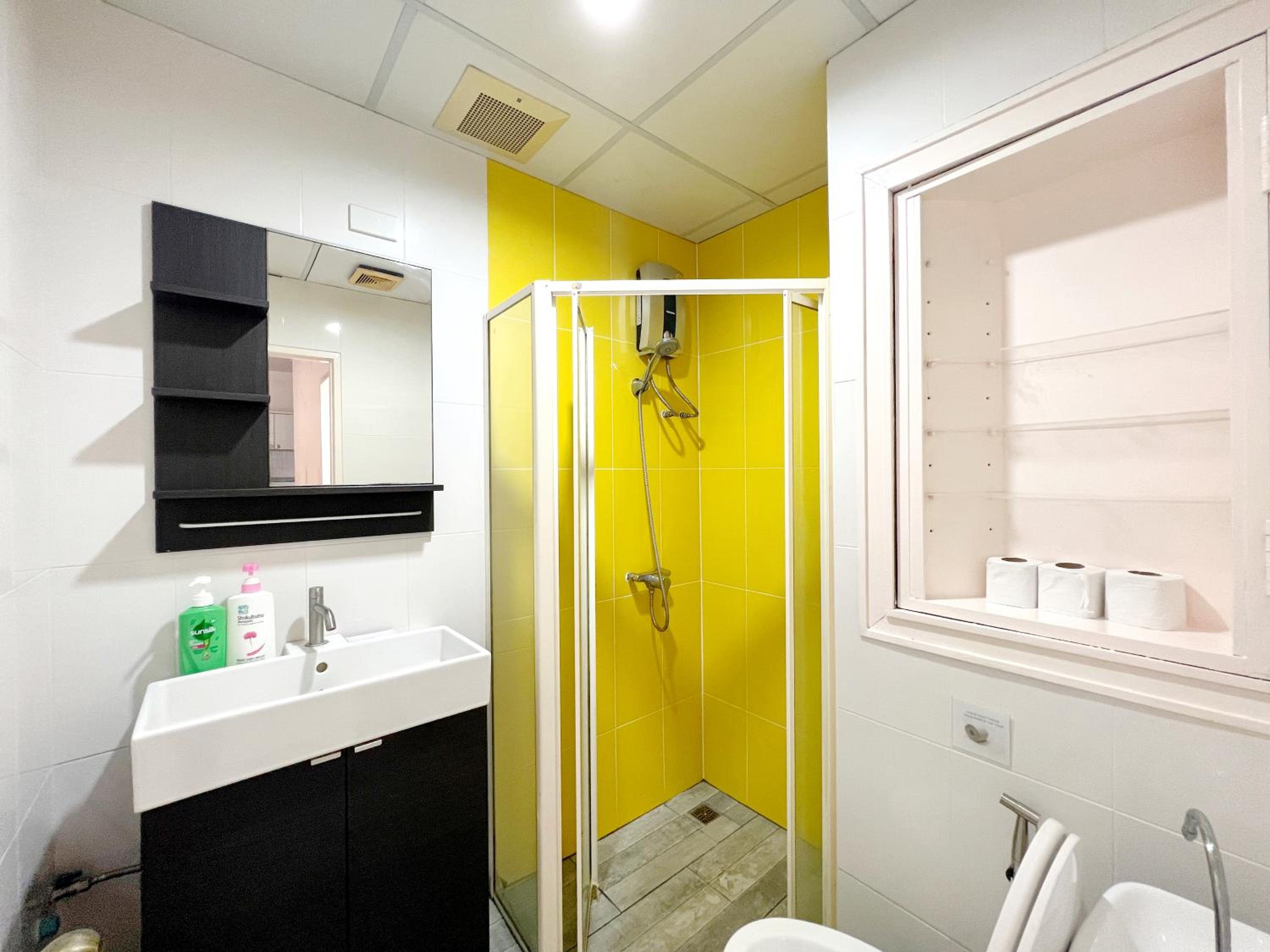 Center Bangkok Suite next to Platinum mall