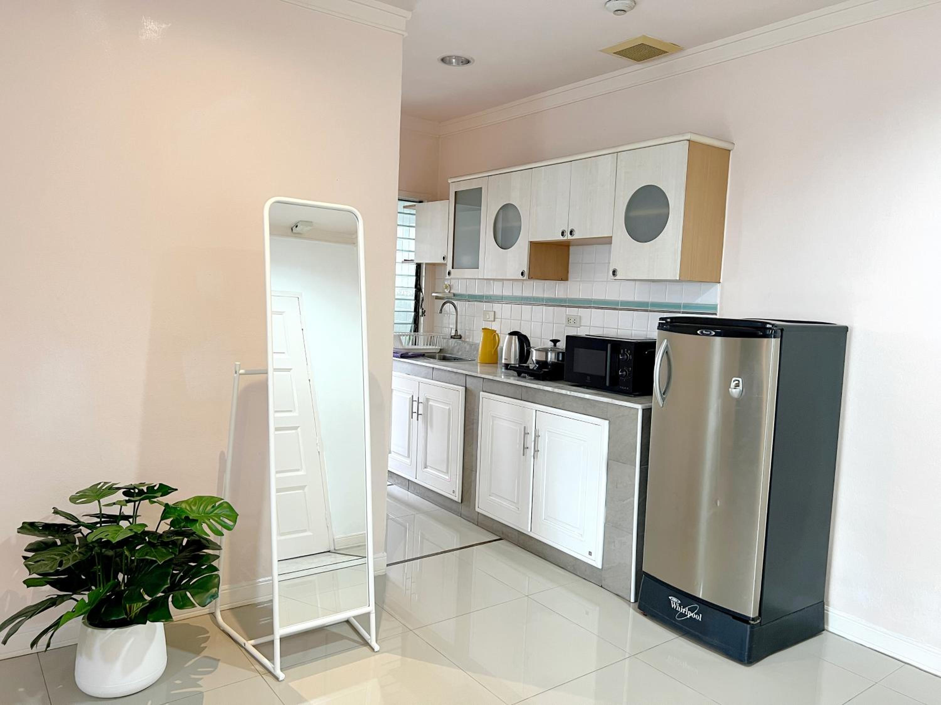 Center Bangkok Suite next to Platinum mall