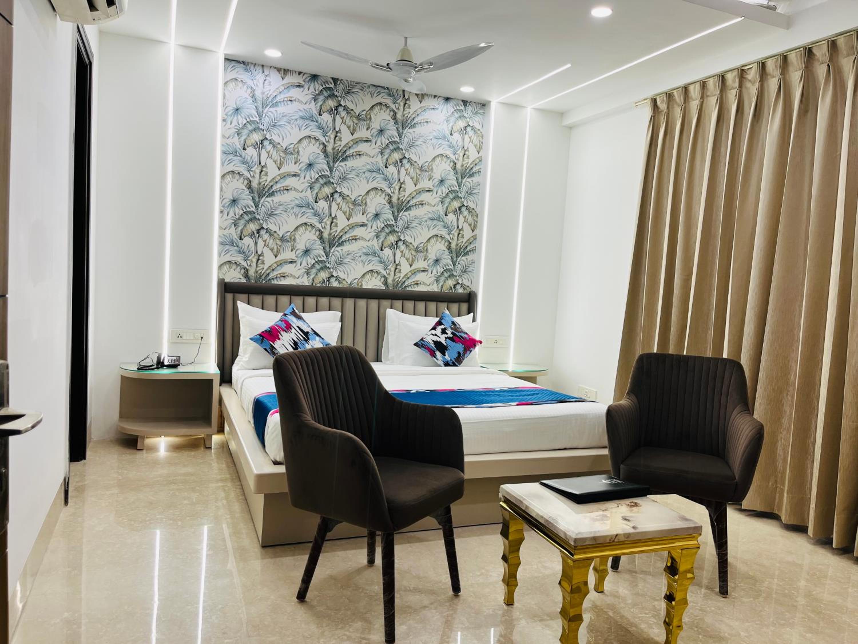 Gazebo Inn & Suites Medanta