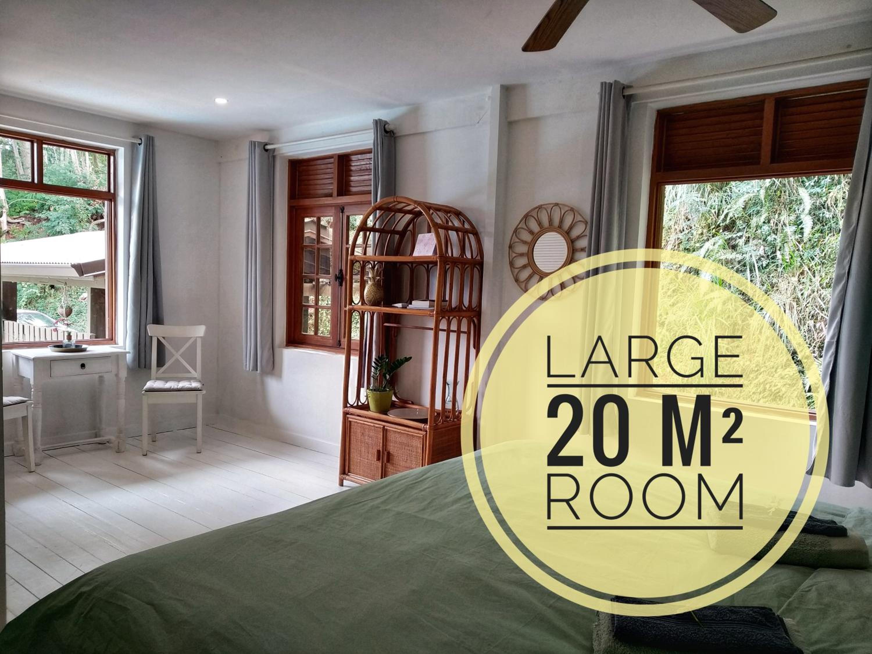 Chalet Ohana, airport family house view 4