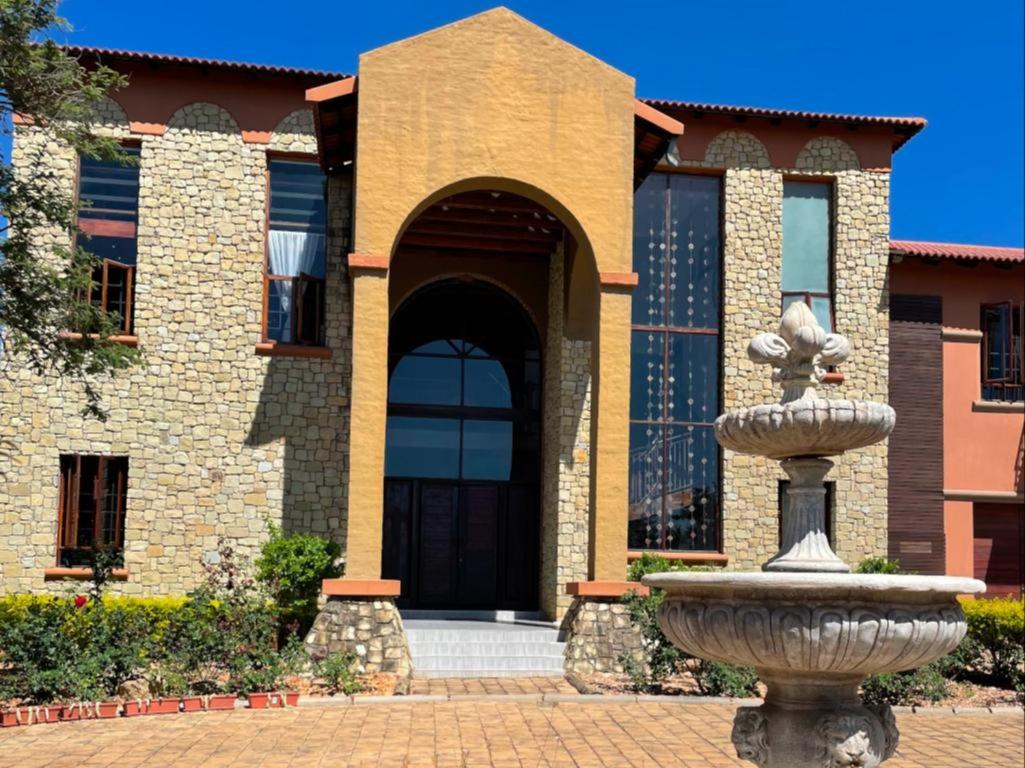 Gucci Manor Boutique Guesthouse