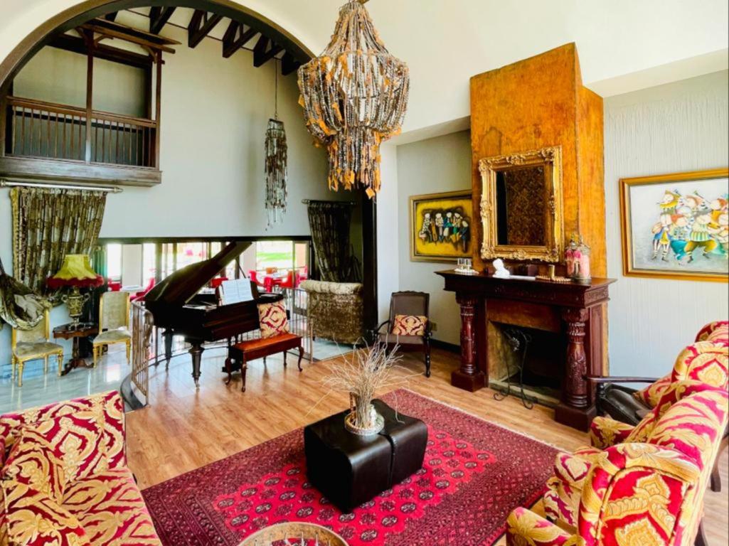 Gucci Manor Boutique Guesthouse
