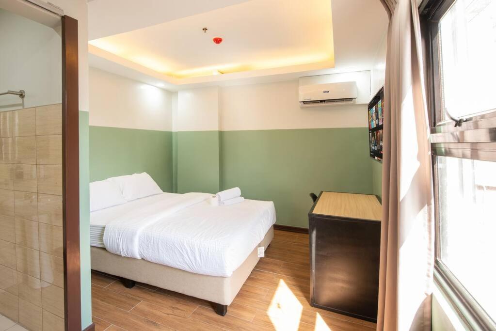 St. Marvin Studio Makati M206 view 4