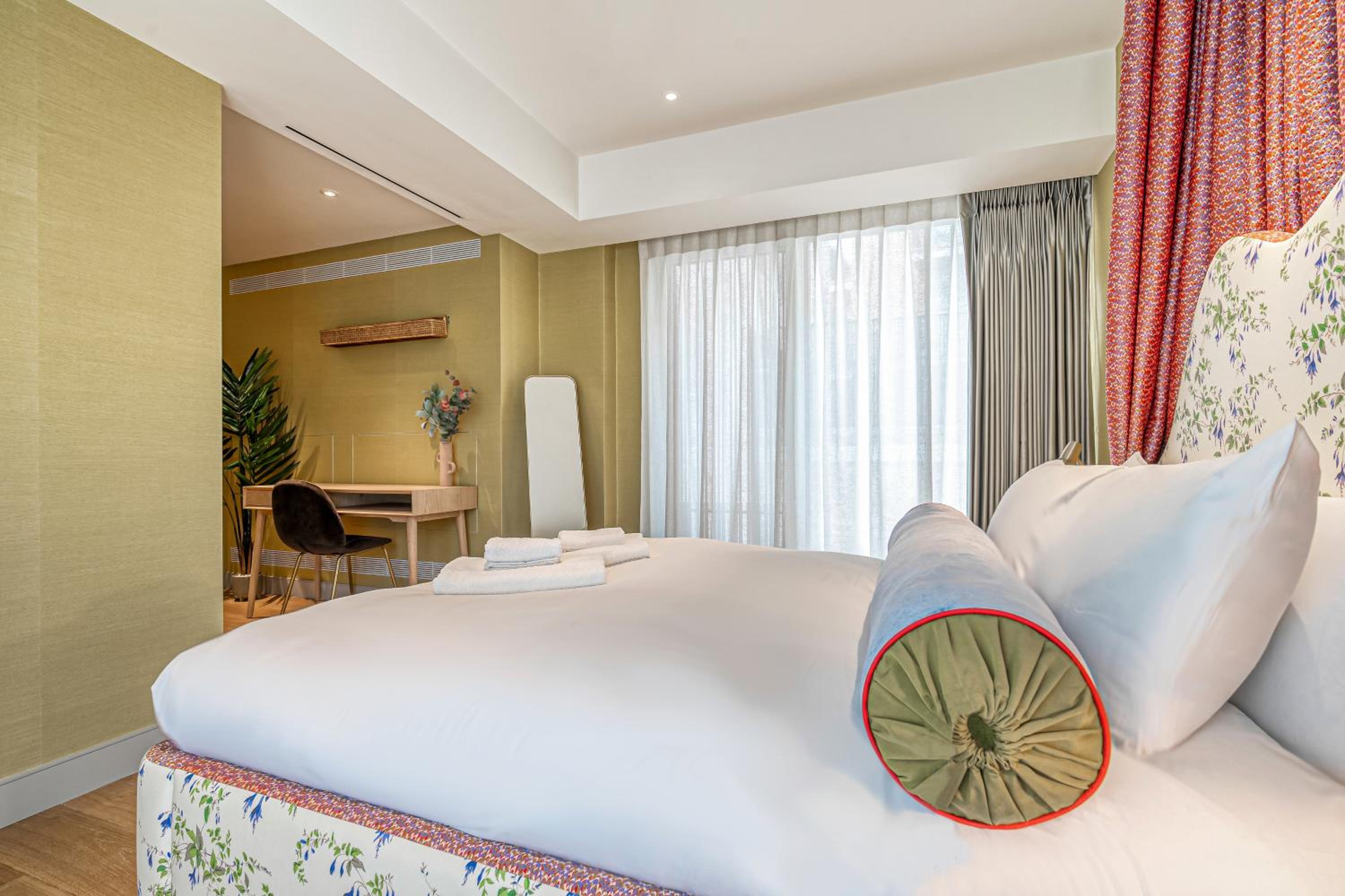 Luxury flats near Big Ben and London Eye