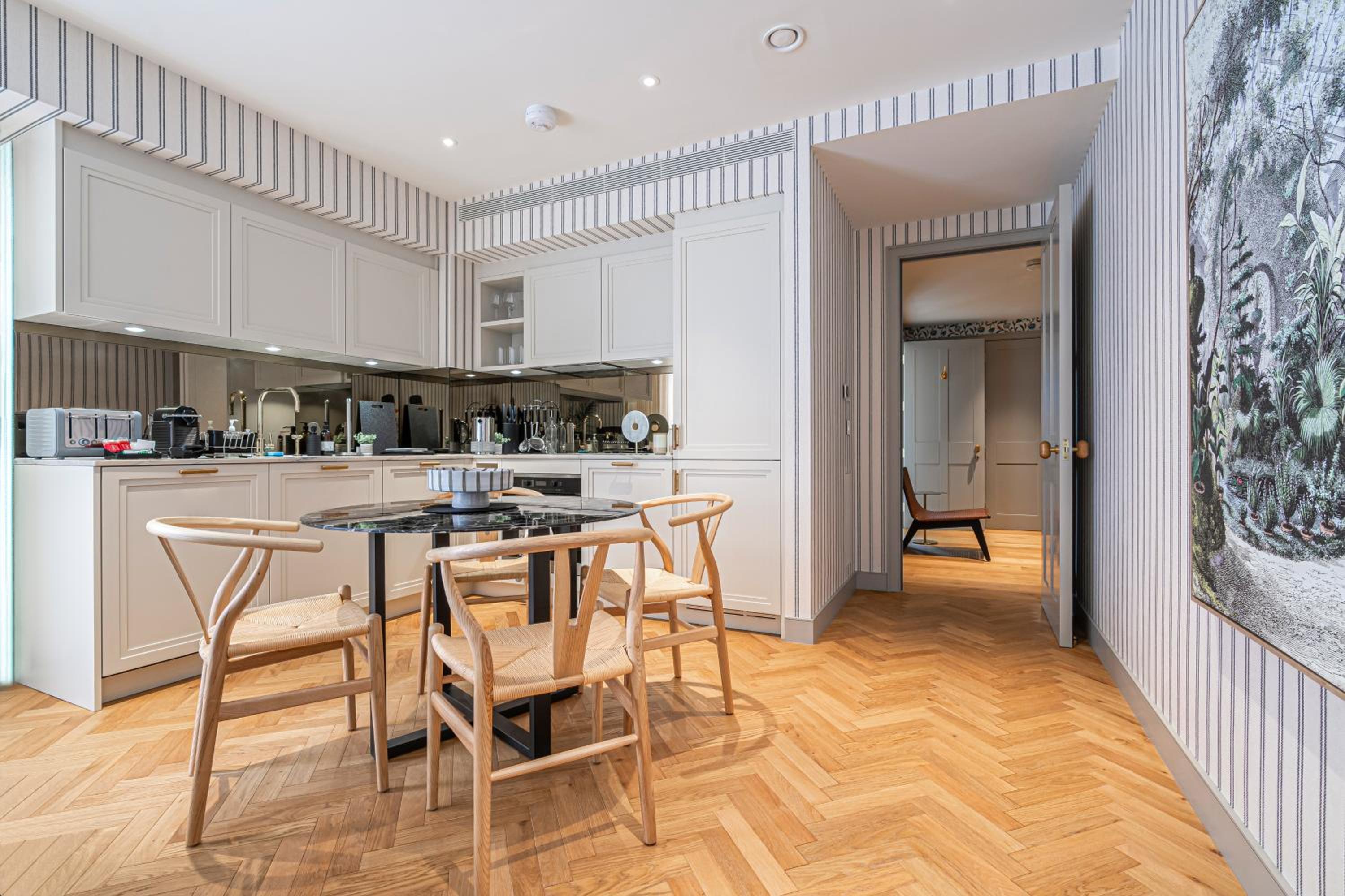 Luxury flats near Big Ben and London Eye