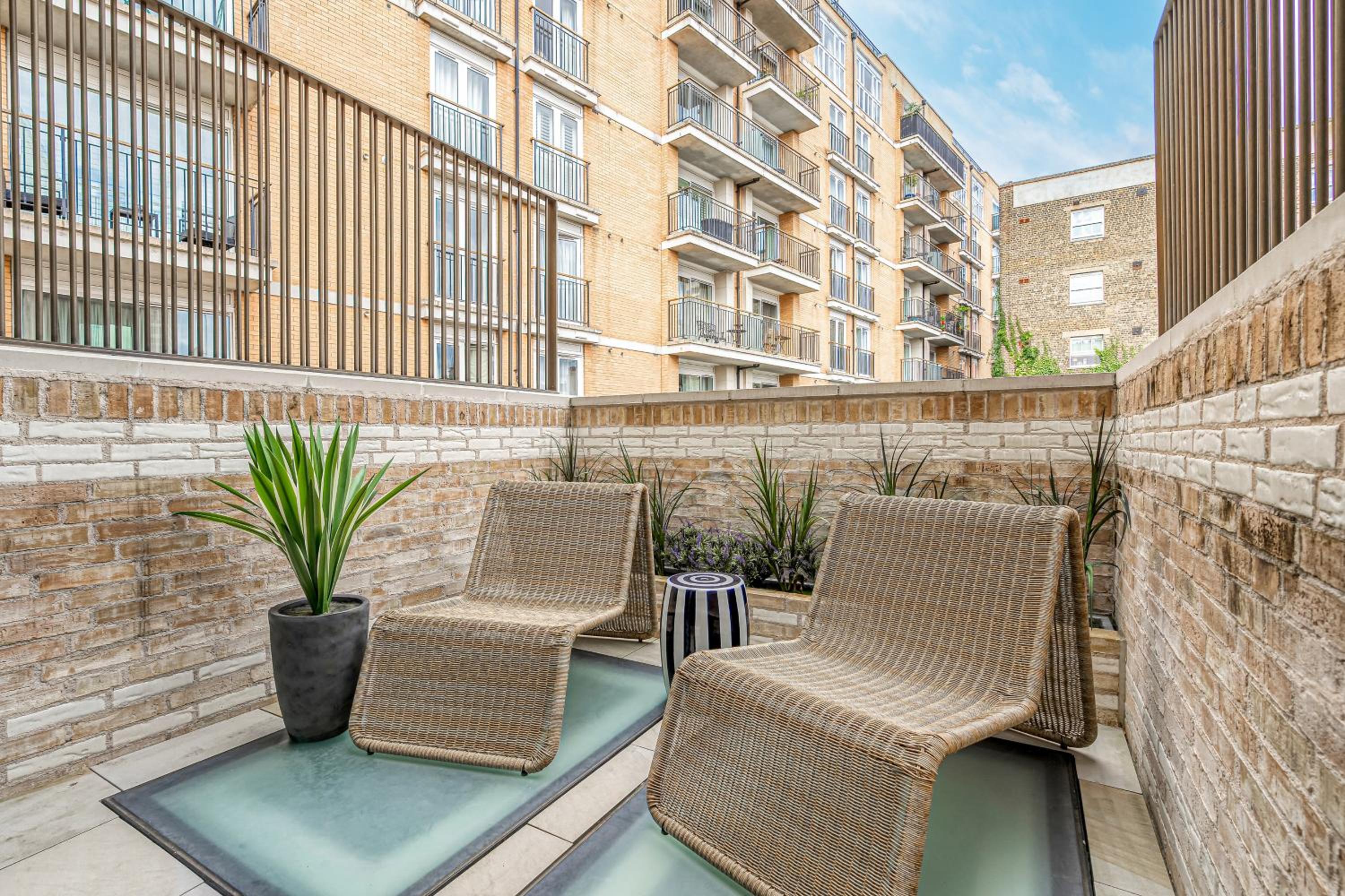 Luxury flats near Big Ben and London Eye