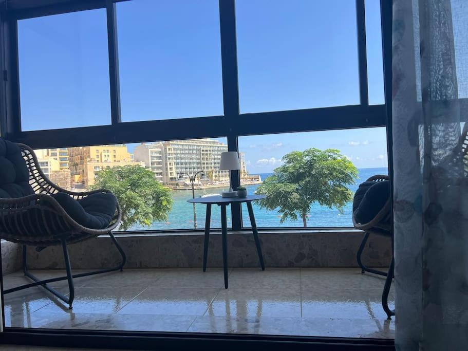 Seafront apartment in St Julians — St Julian's