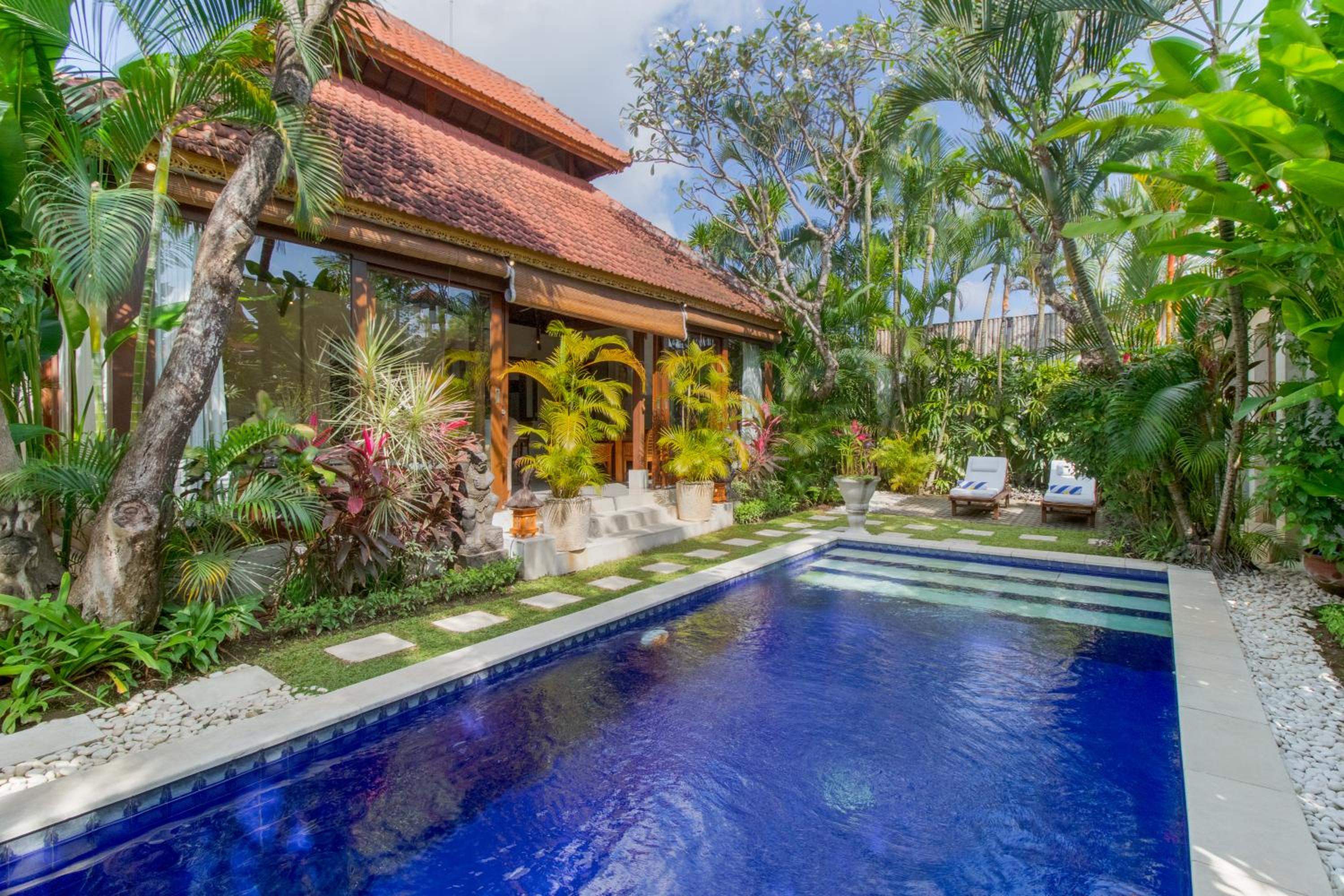Villa Istana 1 - Heart of Seminyak, 2Br, Sleeps 4 view 5