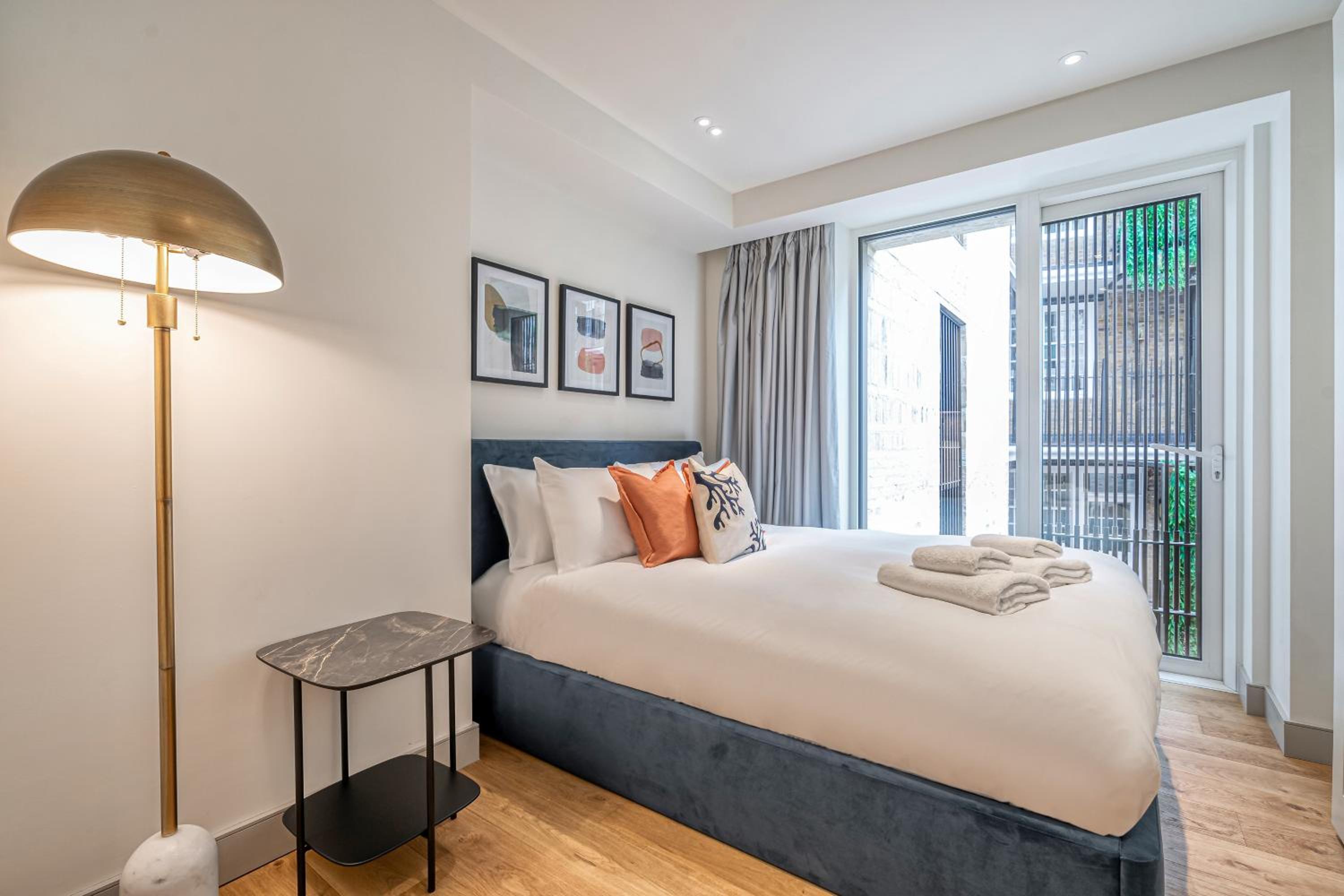 Luxury flats near Big Ben and London Eye
