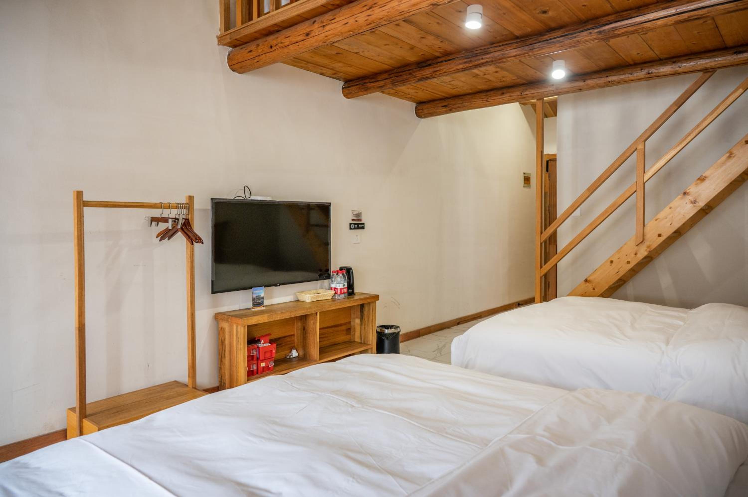 Tingjian Musu Private Soup Design Homestay - South Gate of Wuzhen Xizha Scenic Area