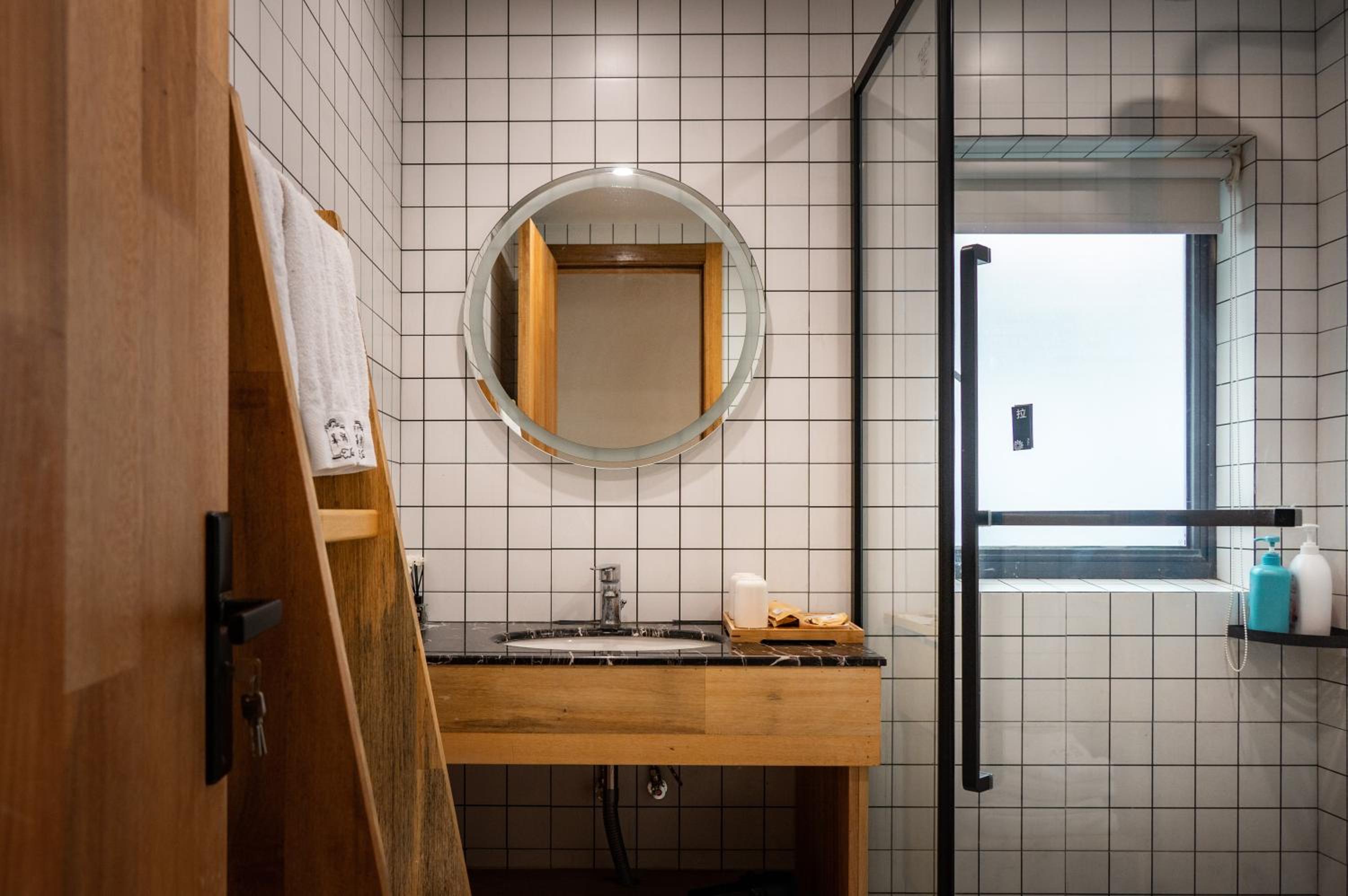 Tingjian Musu Private Soup Design Homestay - South Gate of Wuzhen Xizha Scenic Area