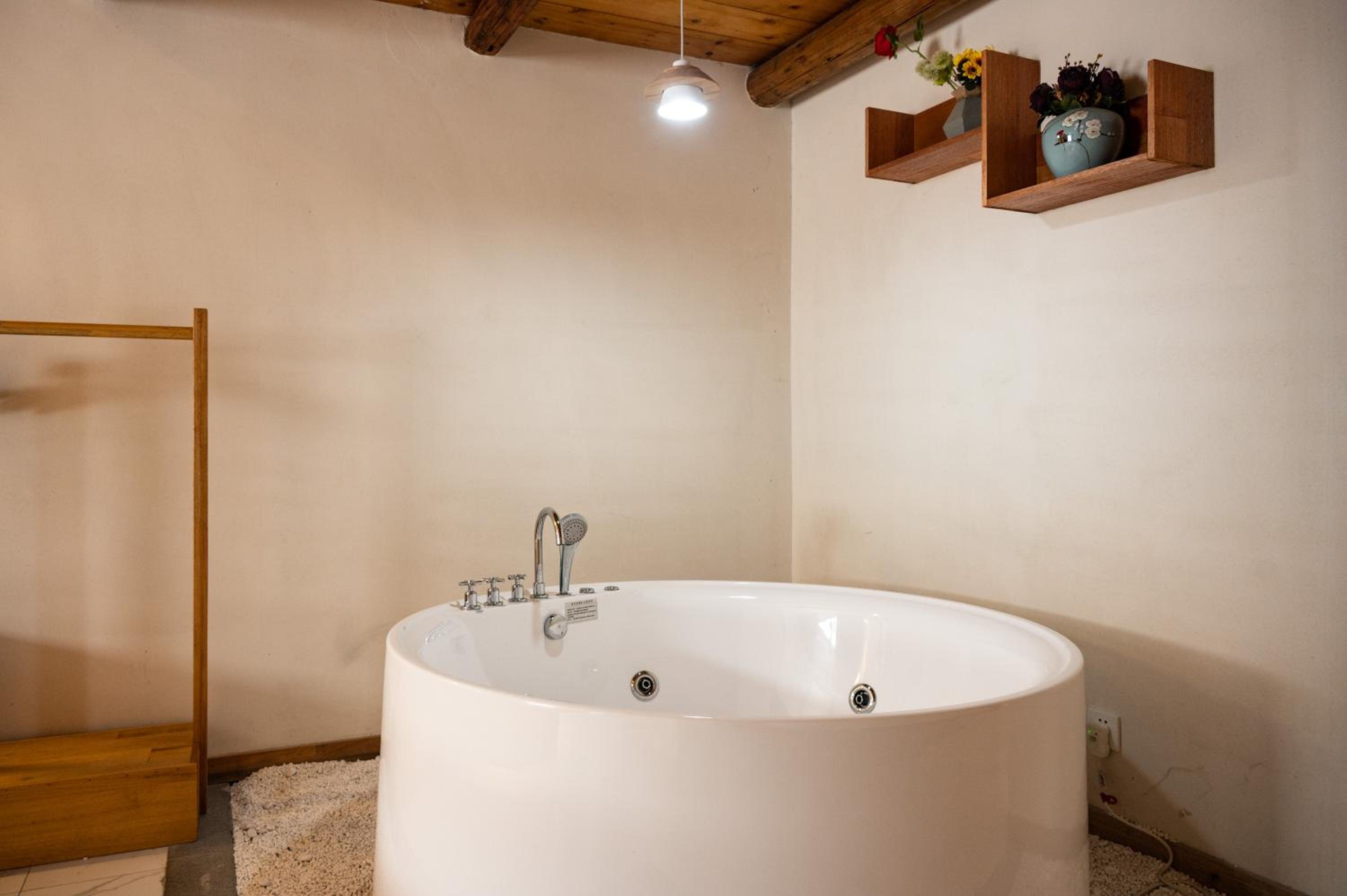 Tingjian Musu Private Soup Design Homestay - South Gate of Wuzhen Xizha Scenic Area