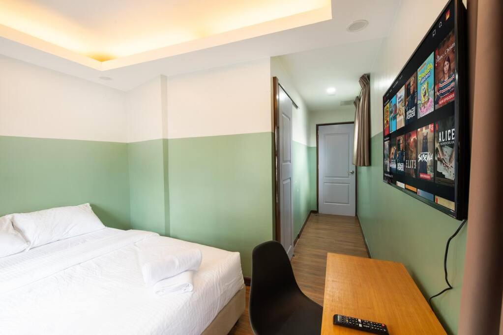 St. Marvin Studio Makati M205 view 4
