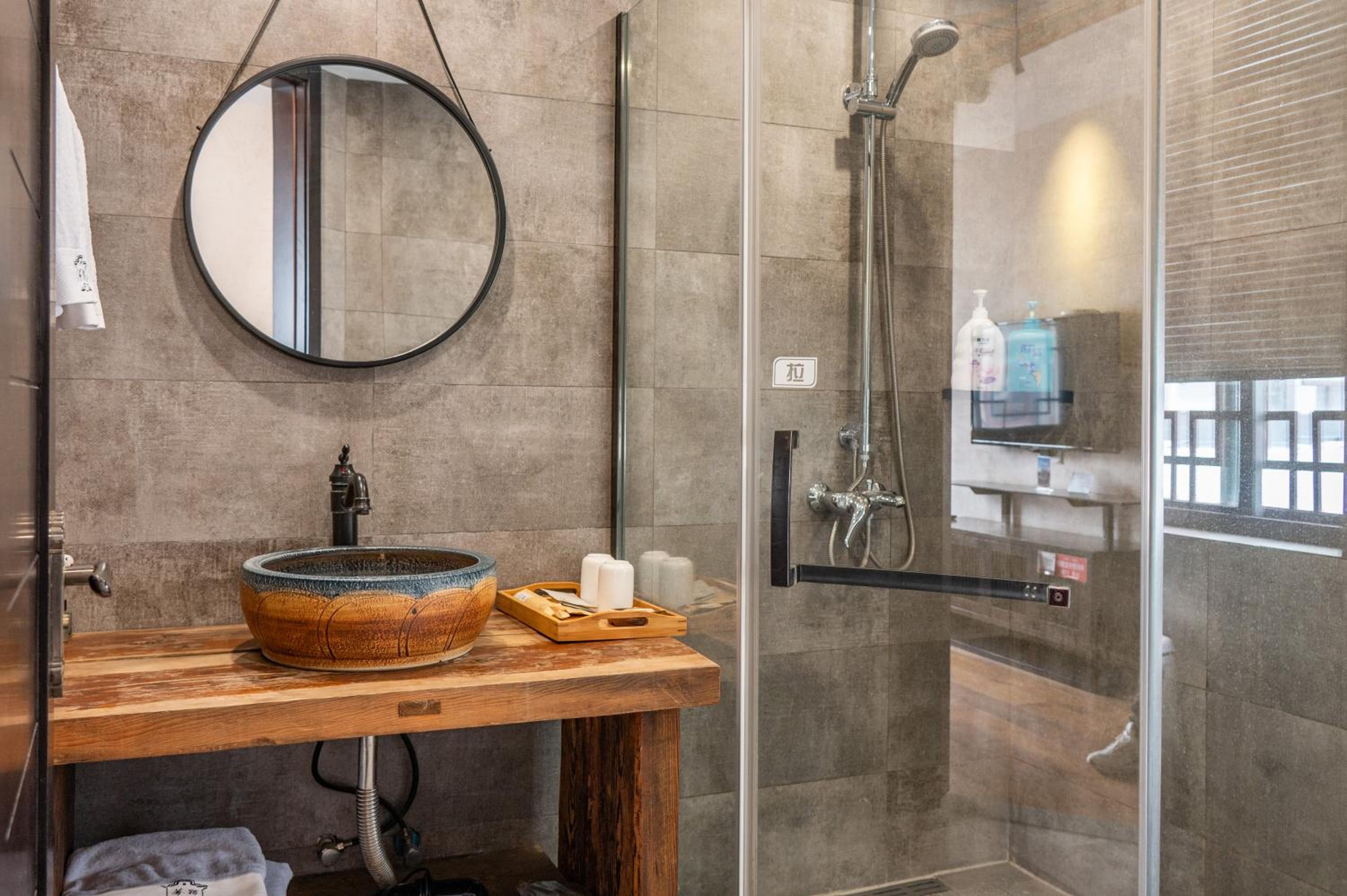Tingjian Musu Private Soup Design Homestay - South Gate of Wuzhen Xizha Scenic Area