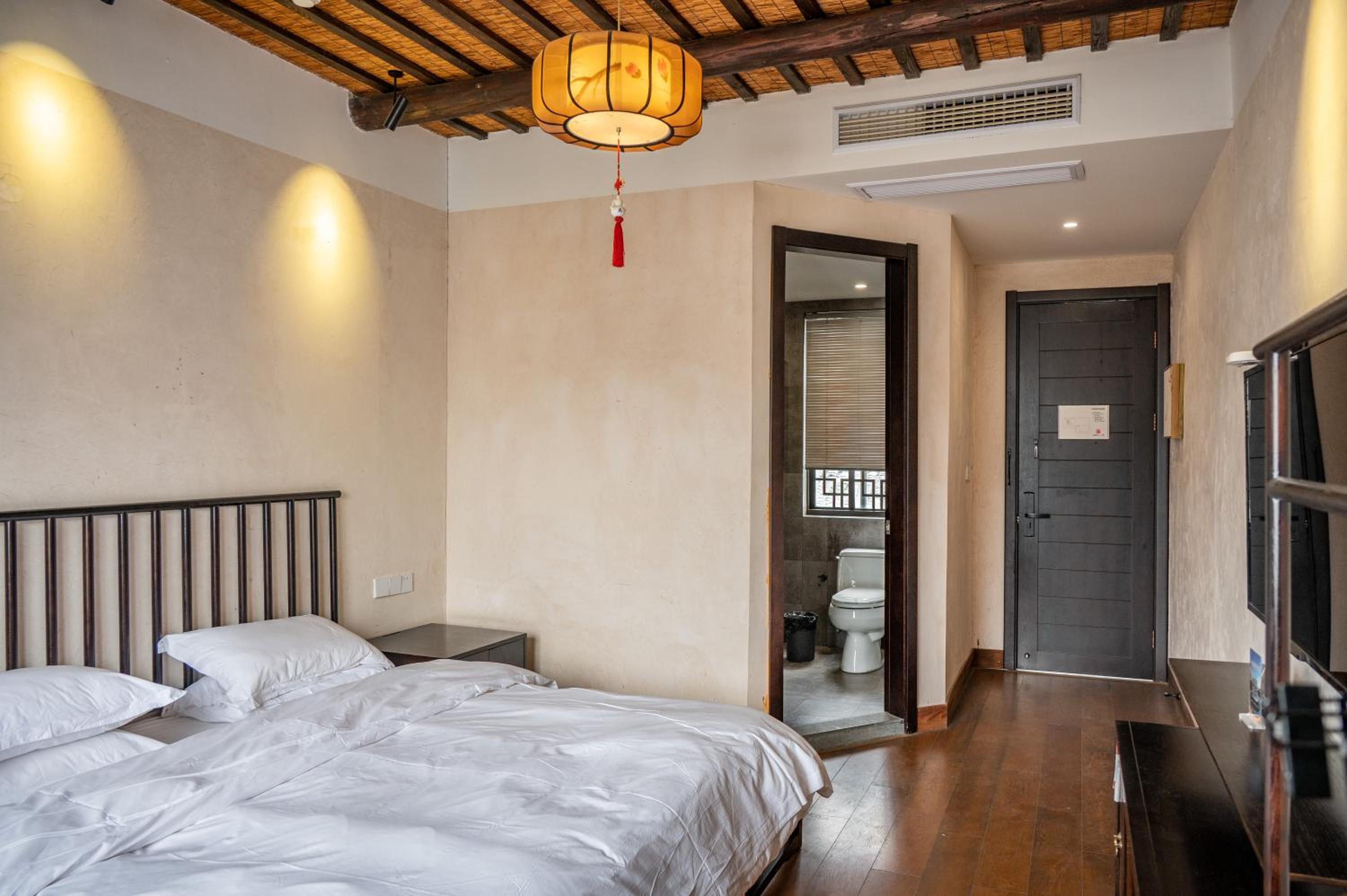 Tingjian Musu Private Soup Design Homestay - South Gate of Wuzhen Xizha Scenic Area