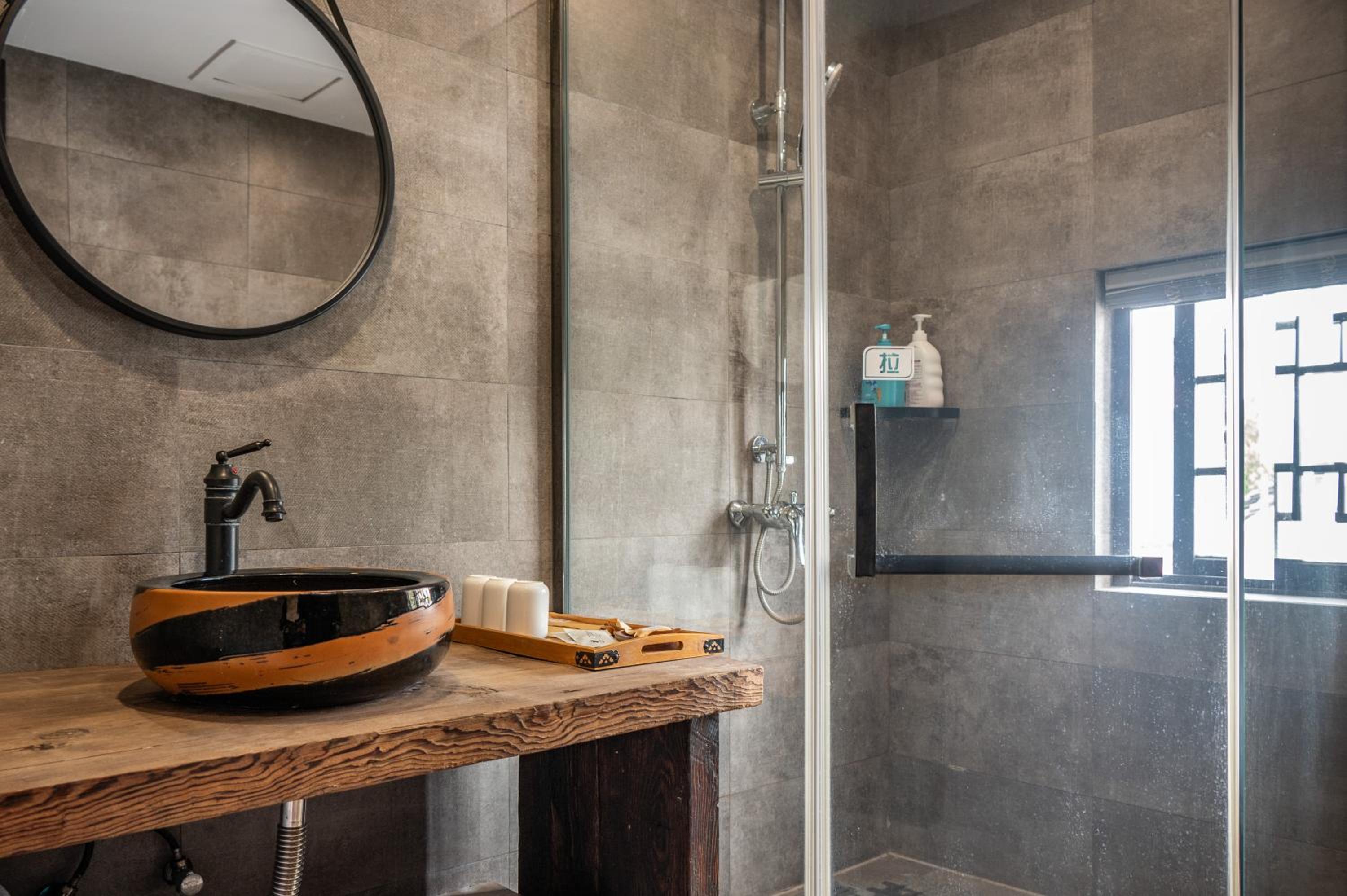 Tingjian Musu Private Soup Design Homestay - South Gate of Wuzhen Xizha Scenic Area