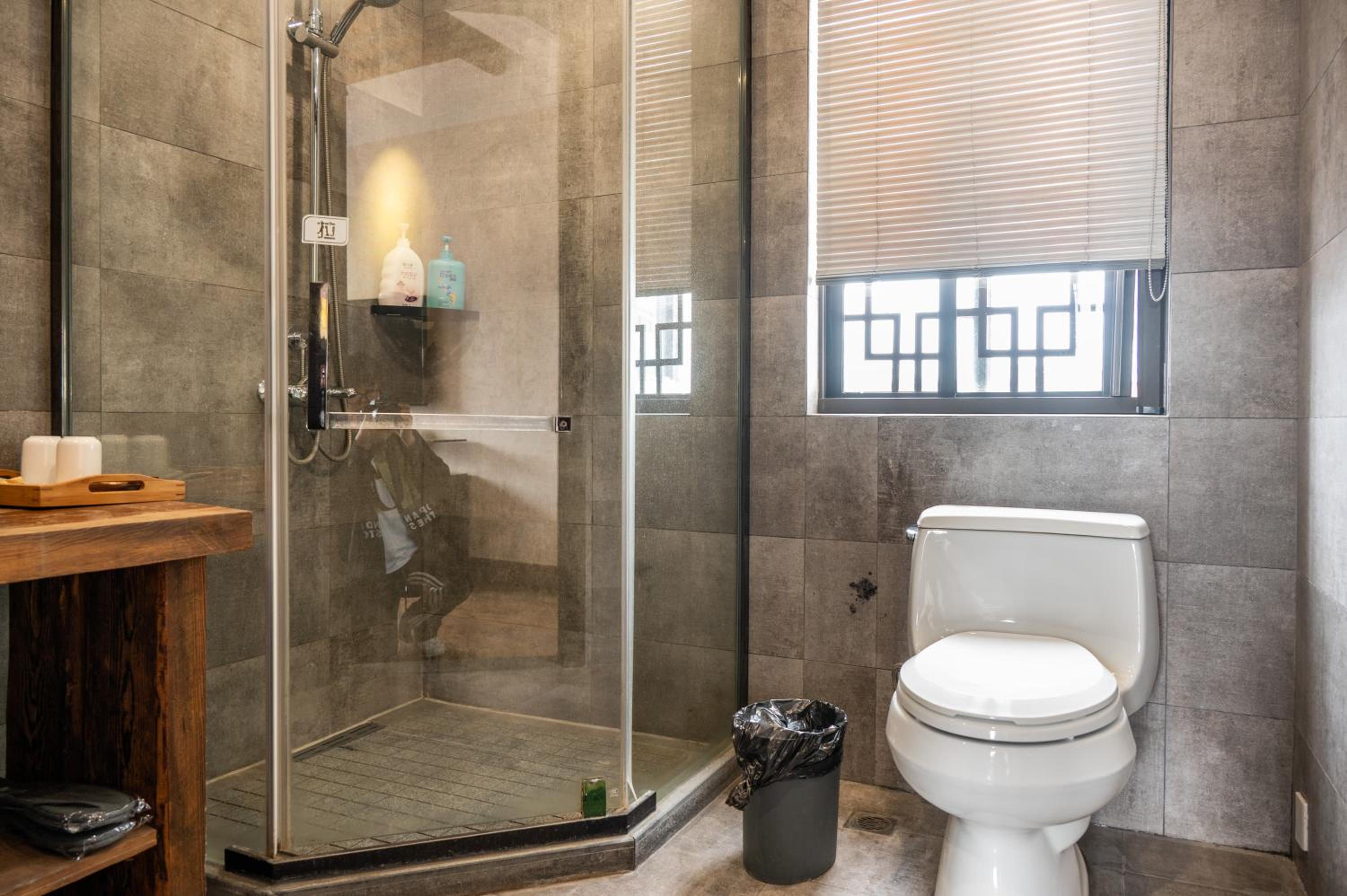 Tingjian Musu Private Soup Design Homestay - South Gate of Wuzhen Xizha Scenic Area