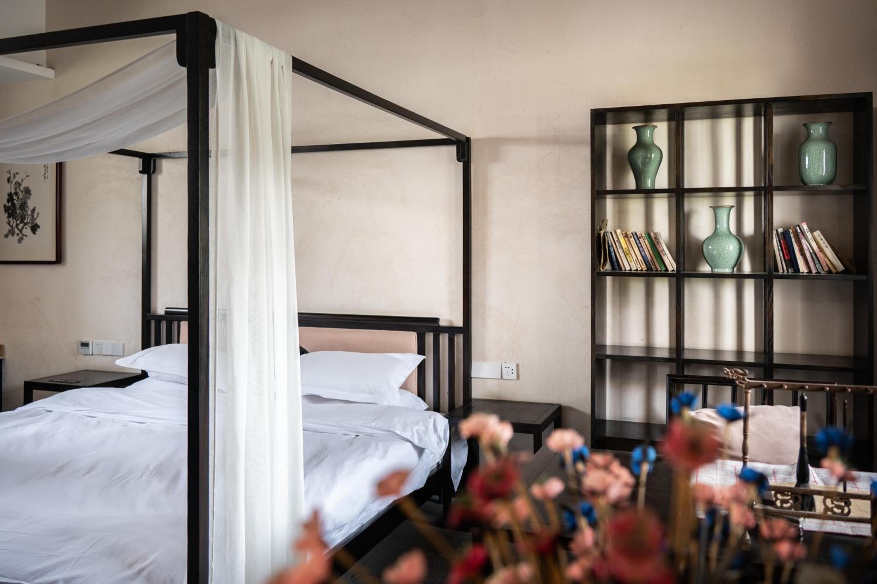 Tingjian Musu Private Soup Design Homestay - South Gate of Wuzhen Xizha Scenic Area