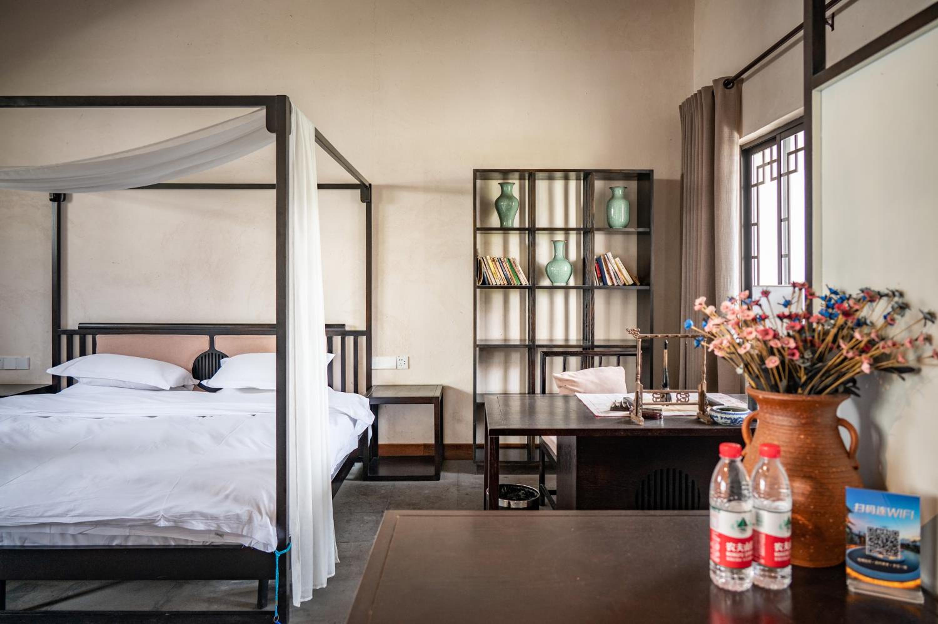 Tingjian Musu Private Soup Design Homestay - South Gate of Wuzhen Xizha Scenic Area