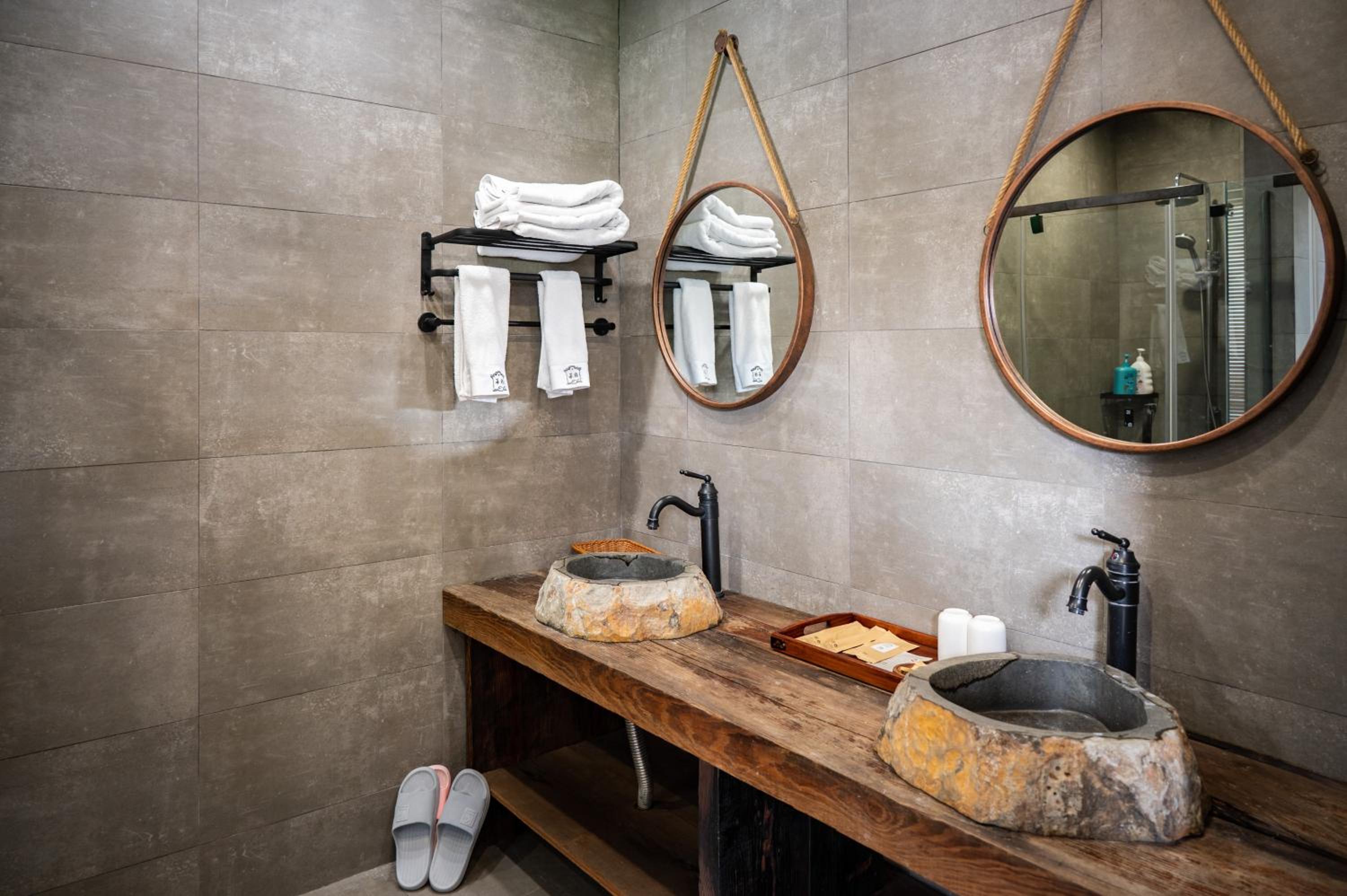 Tingjian Musu Private Soup Design Homestay - South Gate of Wuzhen Xizha Scenic Area