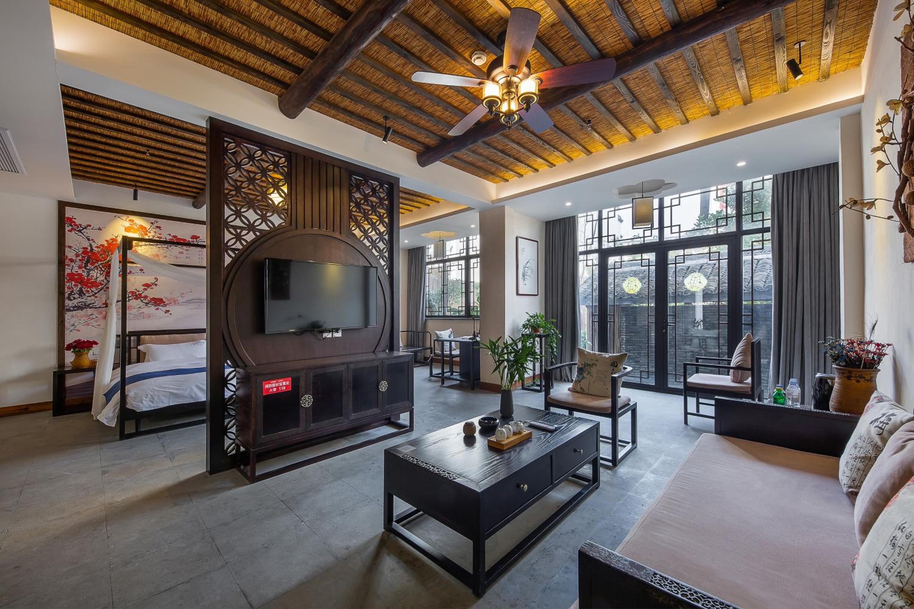 Tingjian Musu Private Soup Design Homestay - South Gate of Wuzhen Xizha Scenic Area