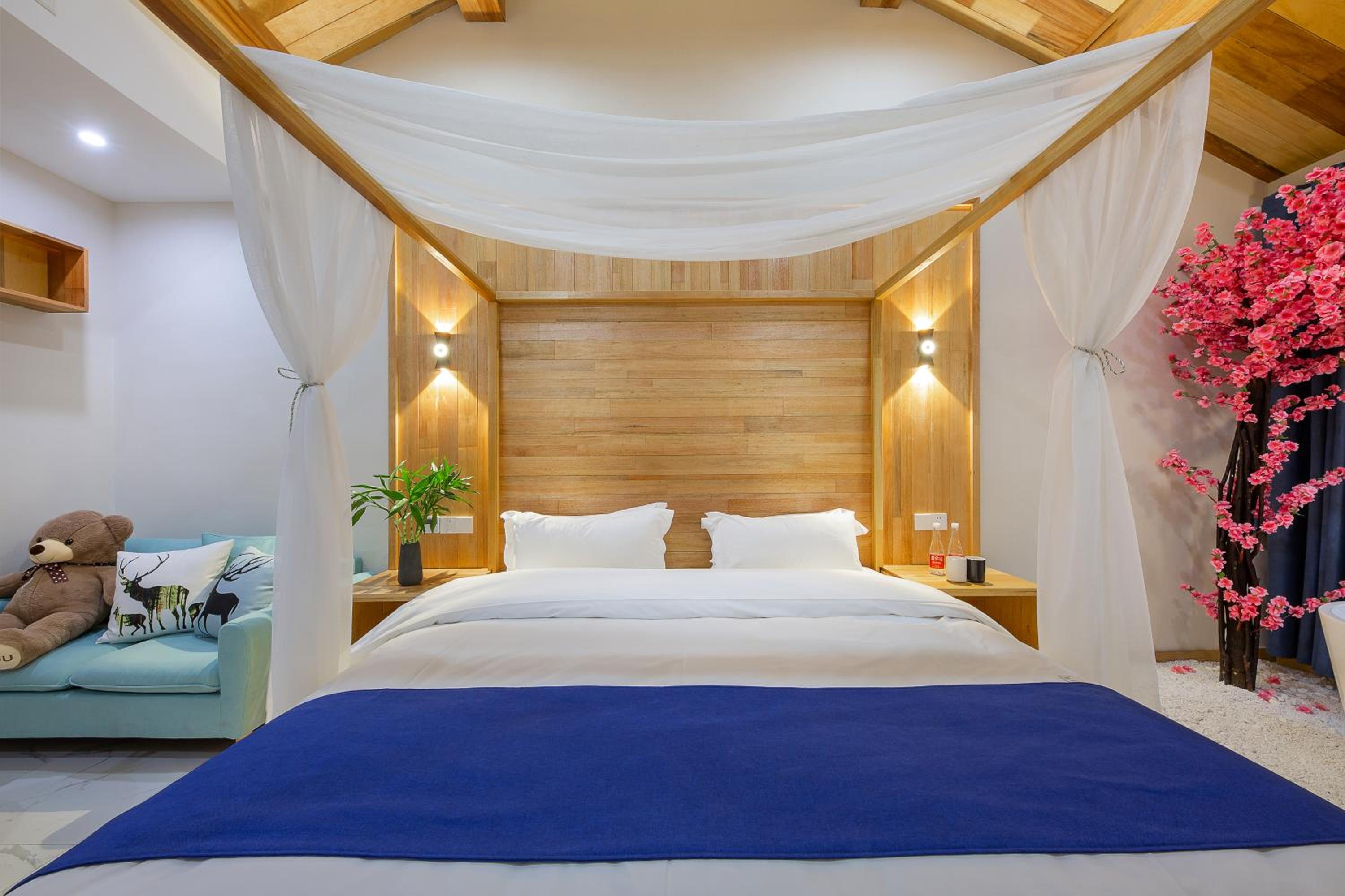 Tingjian Musu Private Soup Design Homestay - South Gate of Wuzhen Xizha Scenic Area