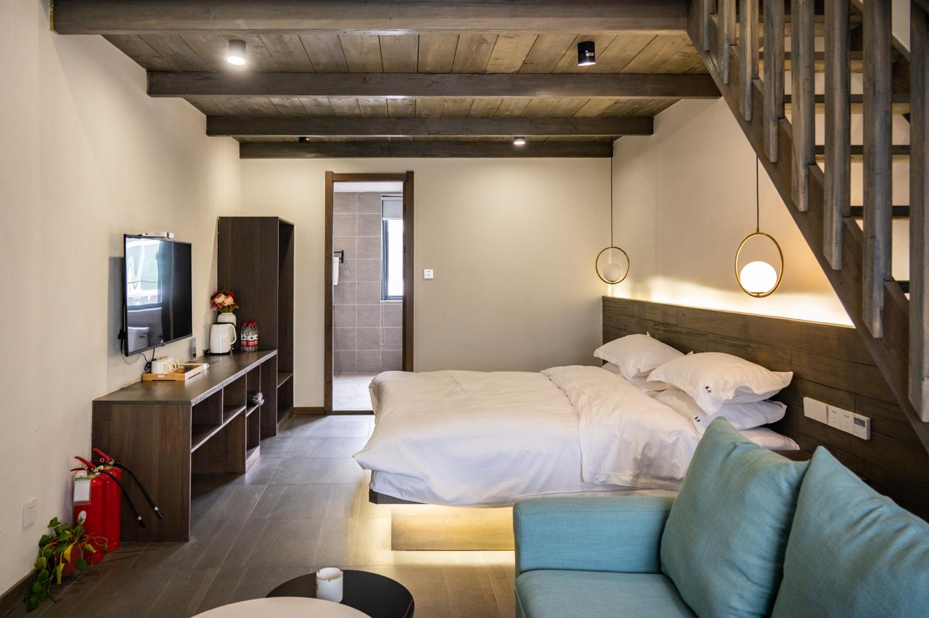 Tingjian Musu Private Soup Design Homestay - South Gate of Wuzhen Xizha Scenic Area