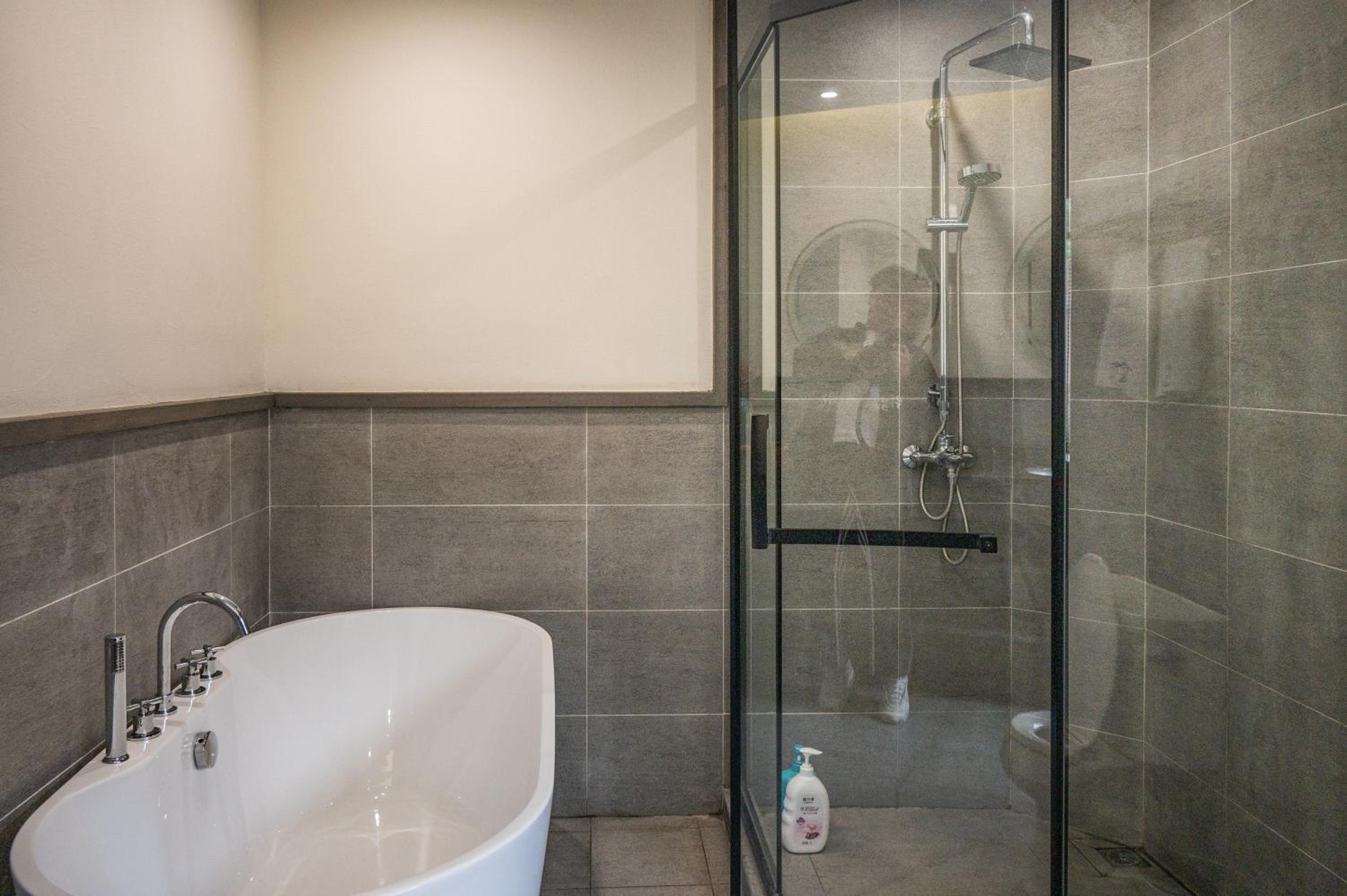 Tingjian Musu Private Soup Design Homestay - South Gate of Wuzhen Xizha Scenic Area