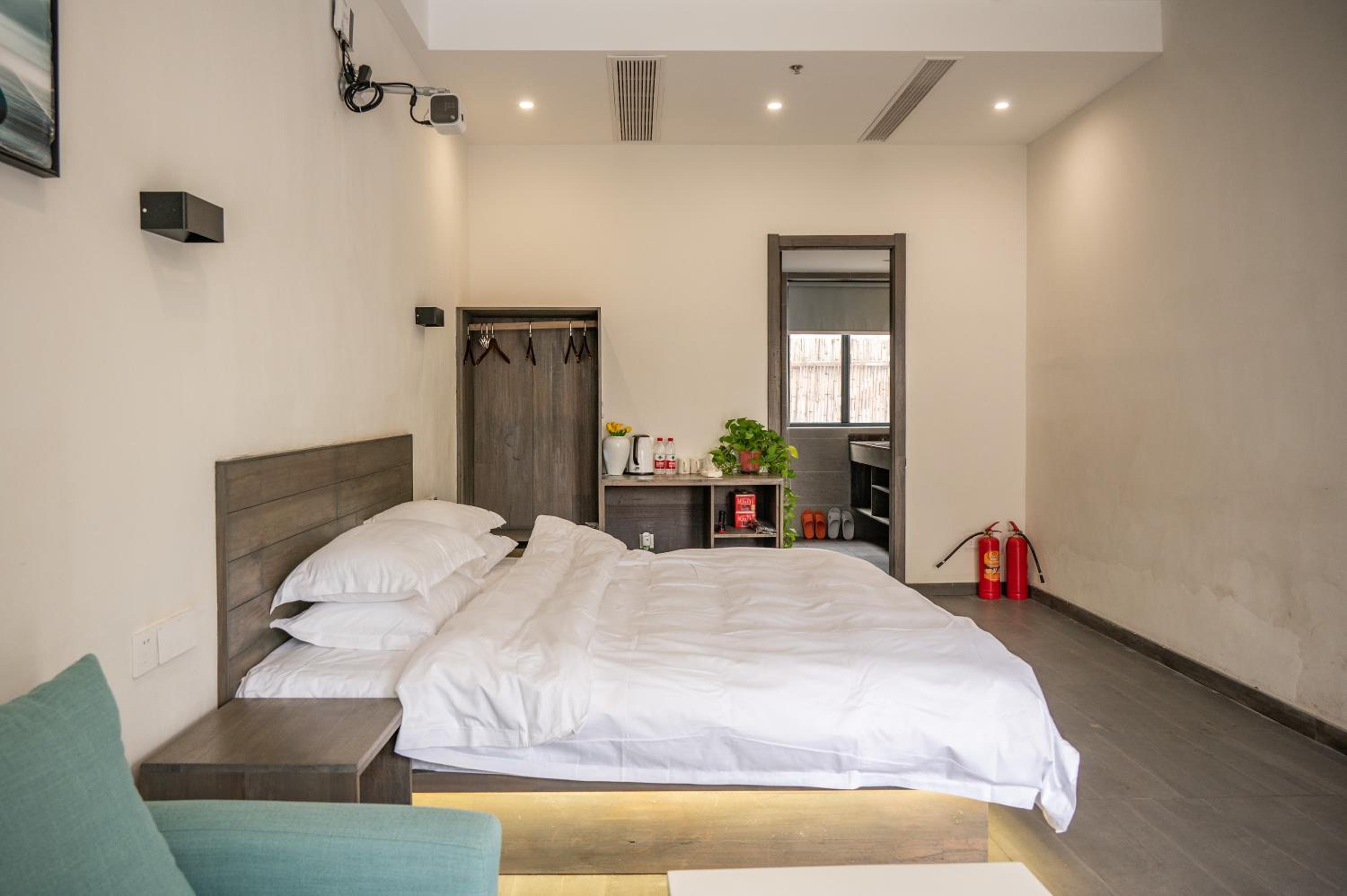 Tingjian Musu Private Soup Design Homestay - South Gate of Wuzhen Xizha Scenic Area