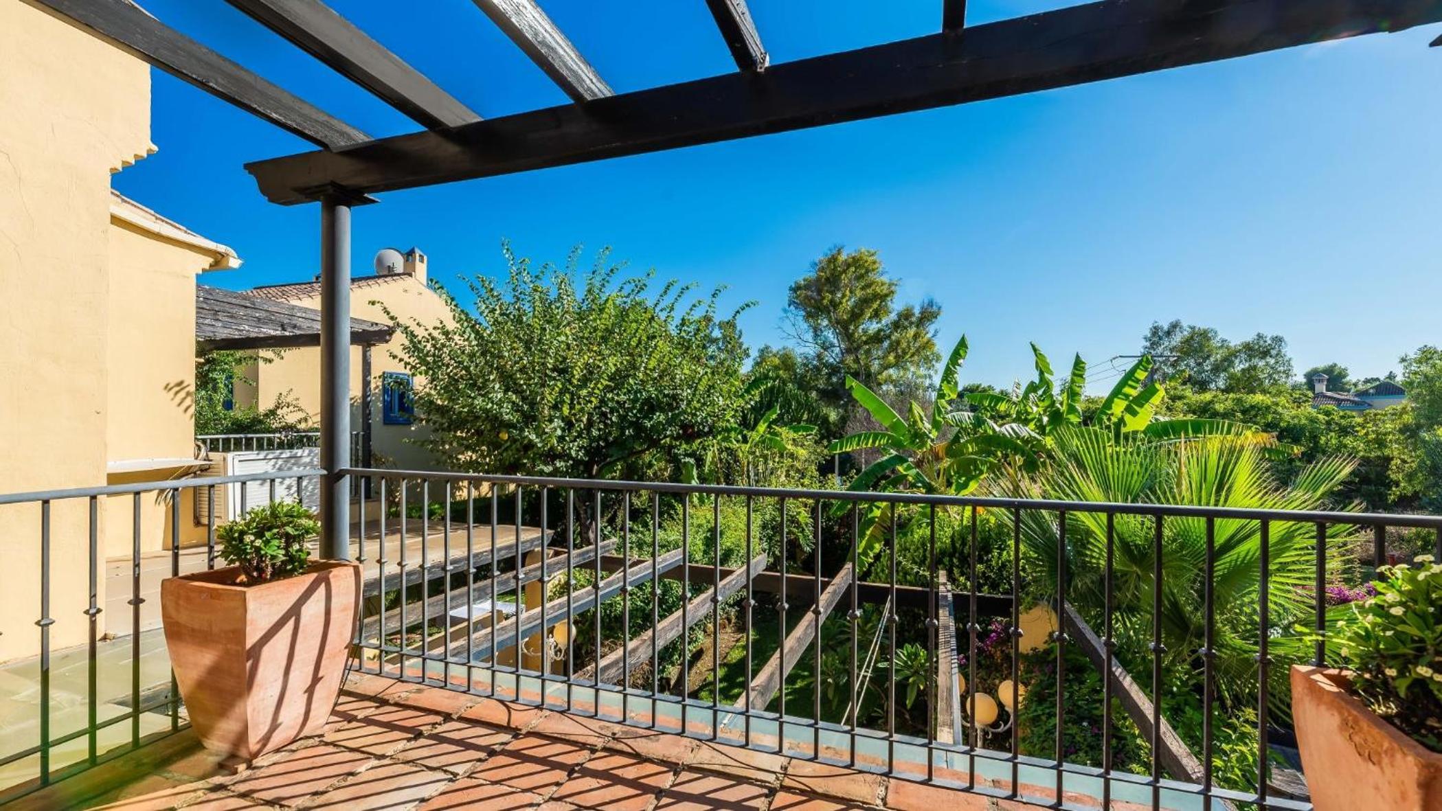Dream Villa Front Beach Puerto Banus