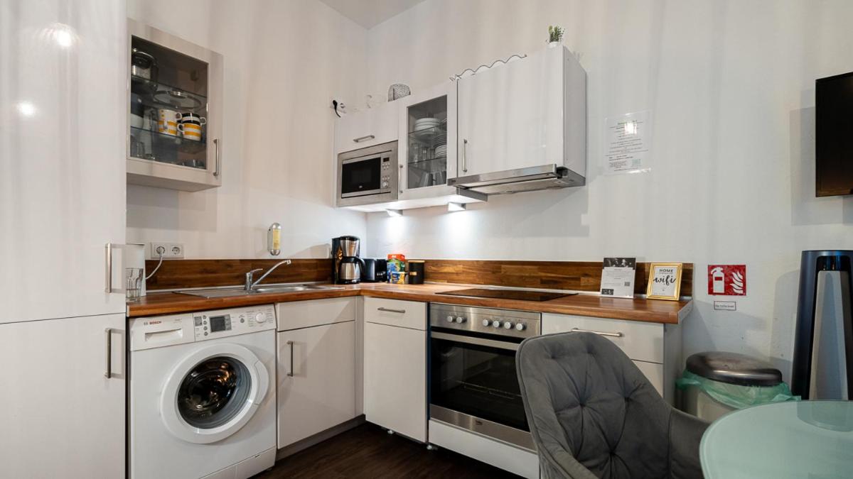 Boxi Jungle House - unique in Friedrichshain - 3BR