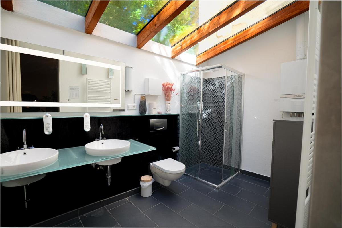 Boxi Jungle House - unique in Friedrichshain - 3BR
