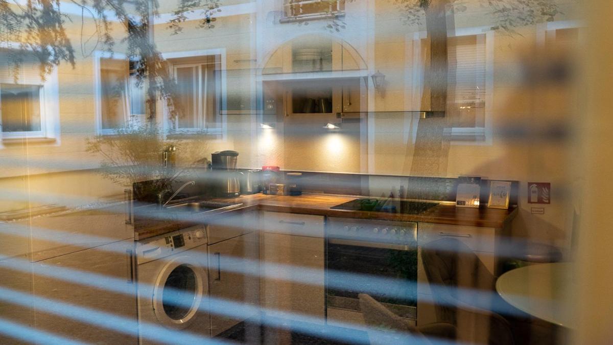 Boxi Jungle House - unique in Friedrichshain - 3BR