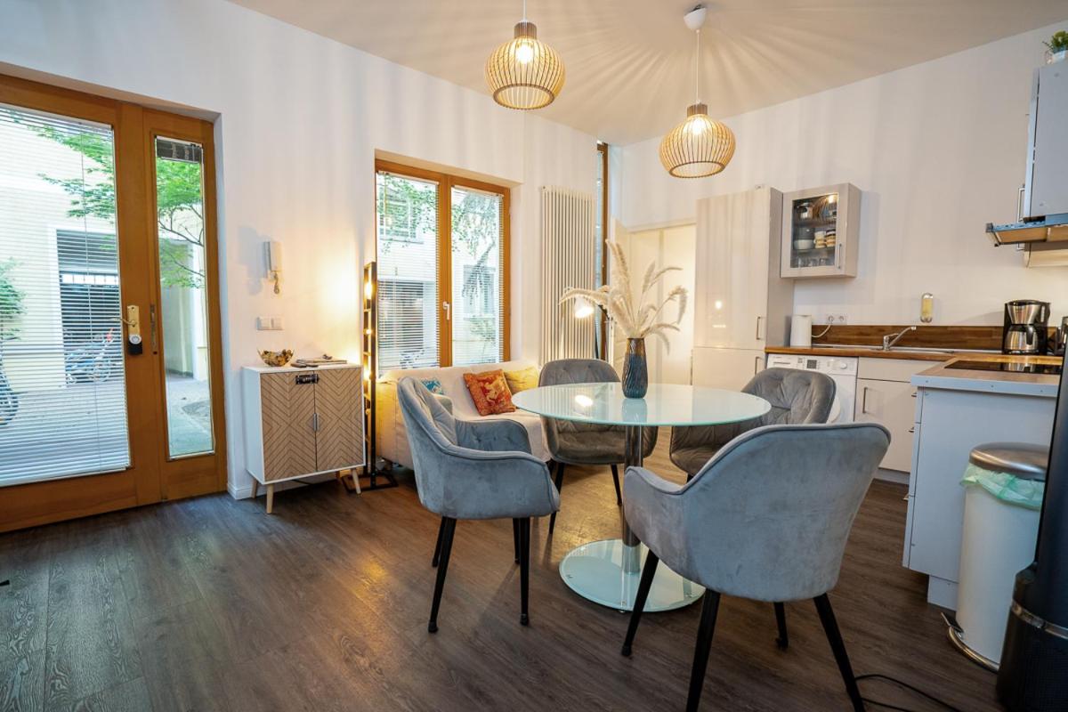 Boxi Jungle House - unique in Friedrichshain - 3BR