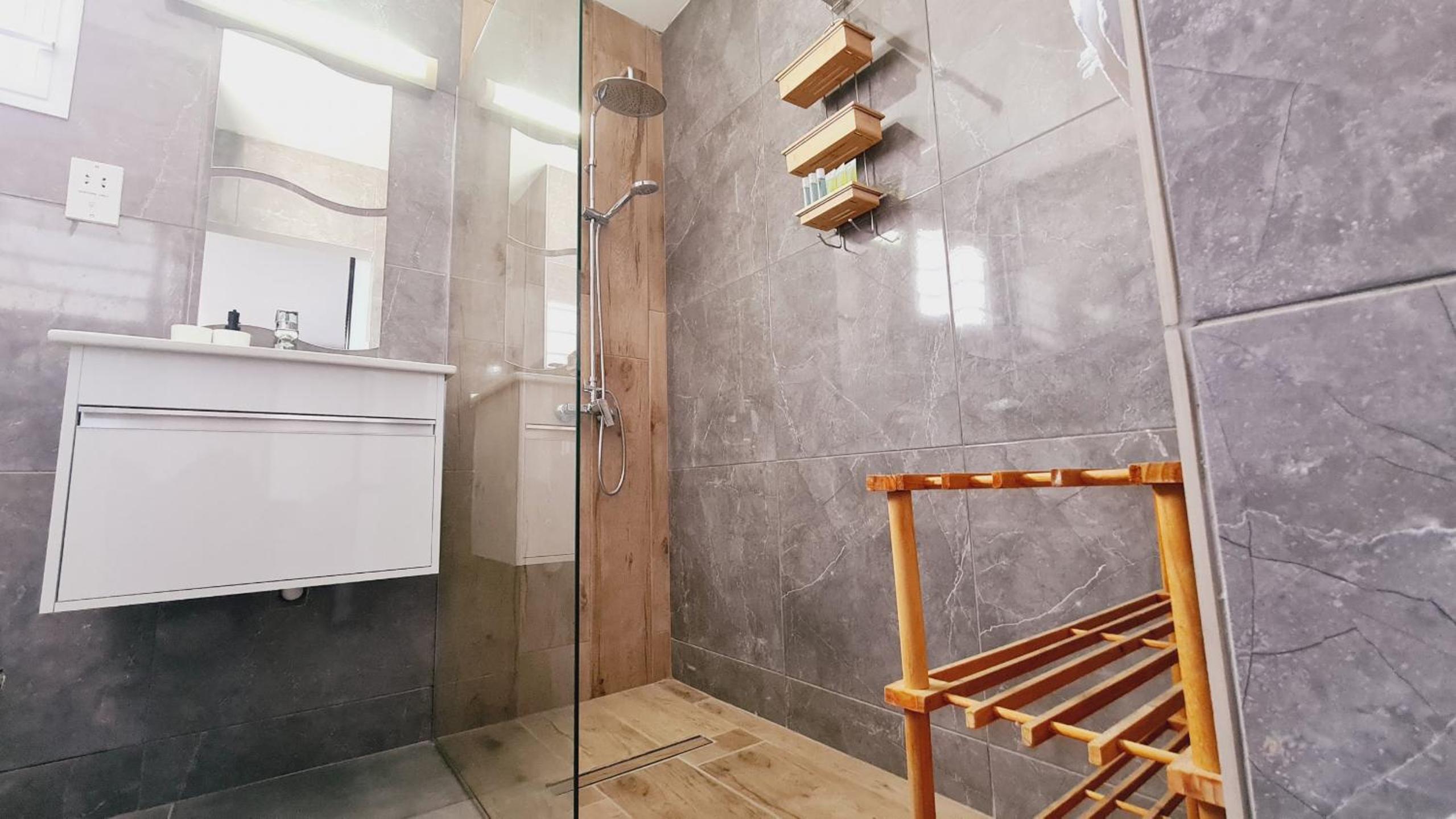 Nissi avenue 64 Studio 3 - Luxcyservices