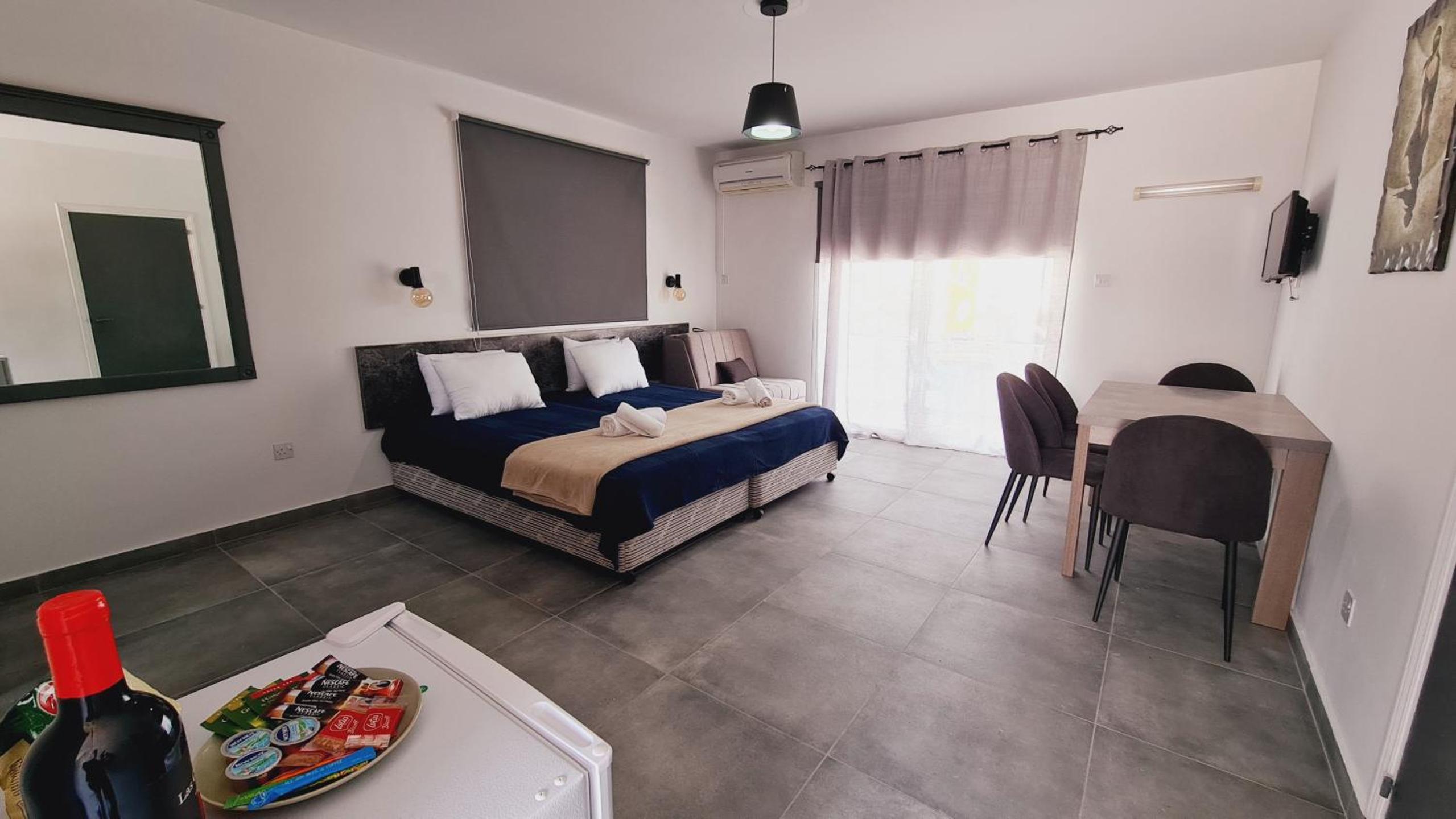 Nissi avenue 64 Studio 3 - Luxcyservices