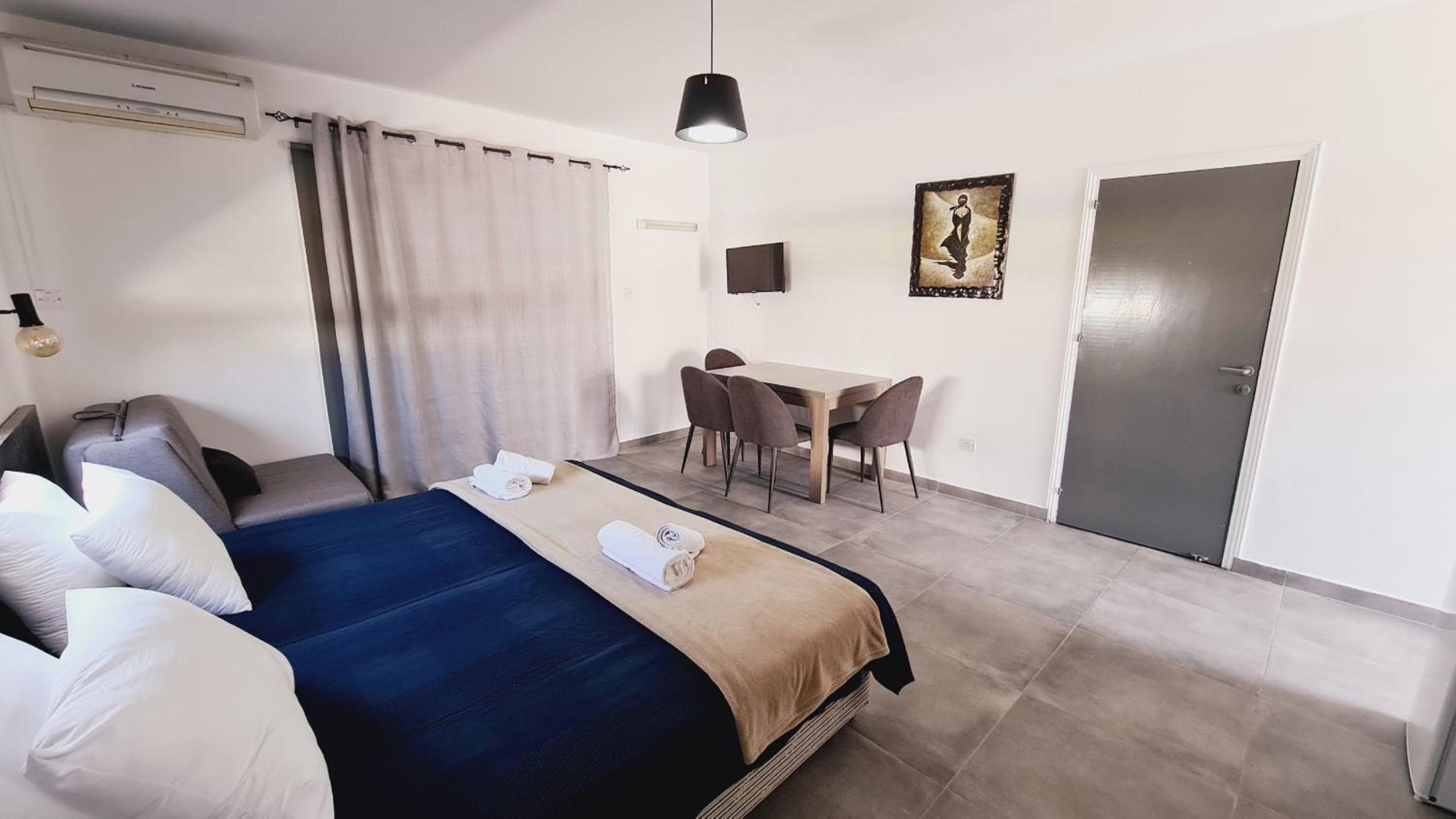 Nissi avenue 64 Studio 3 - Luxcyservices