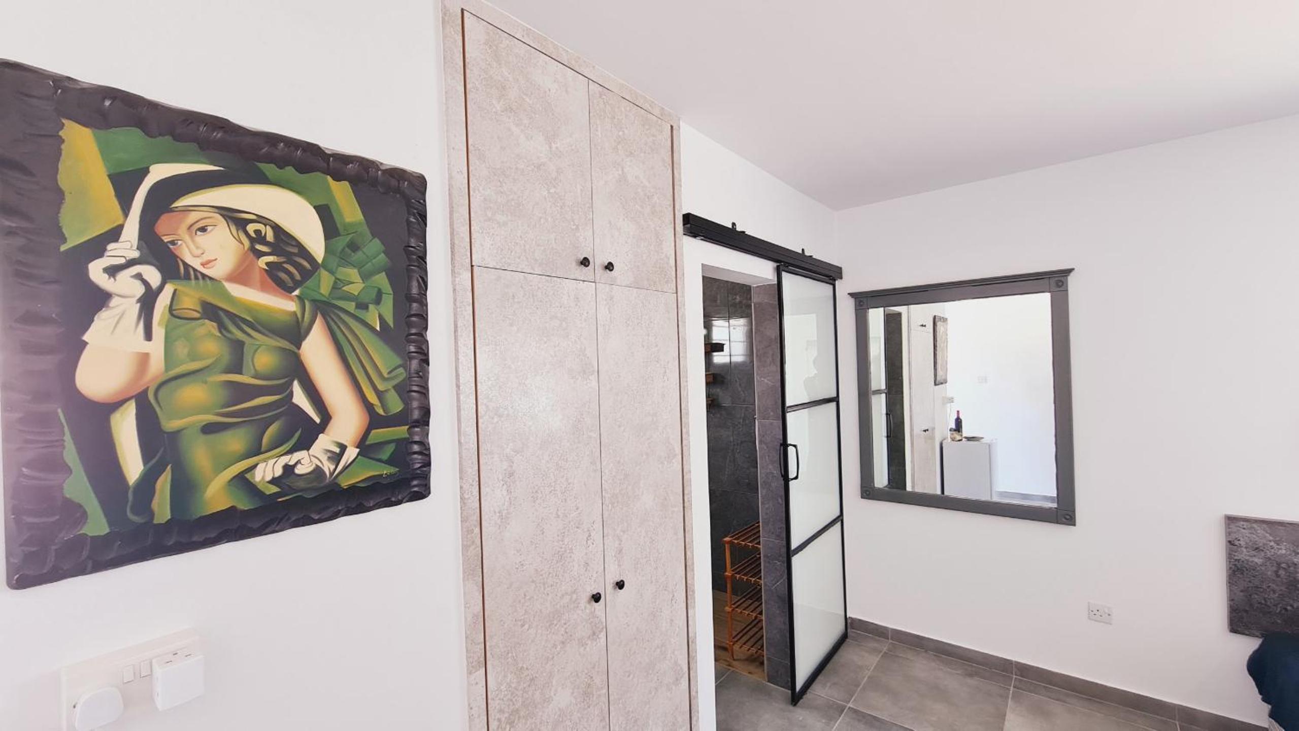 Nissi avenue 64 Studio 3 - Luxcyservices