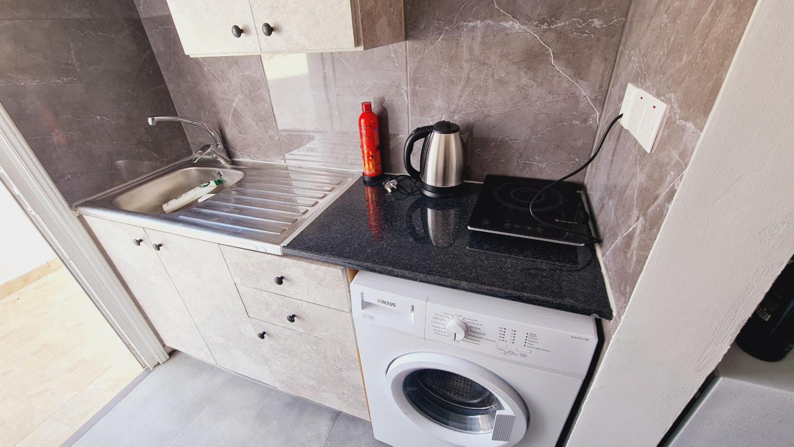 Nissi avenue 64 Studio 3 - Luxcyservices