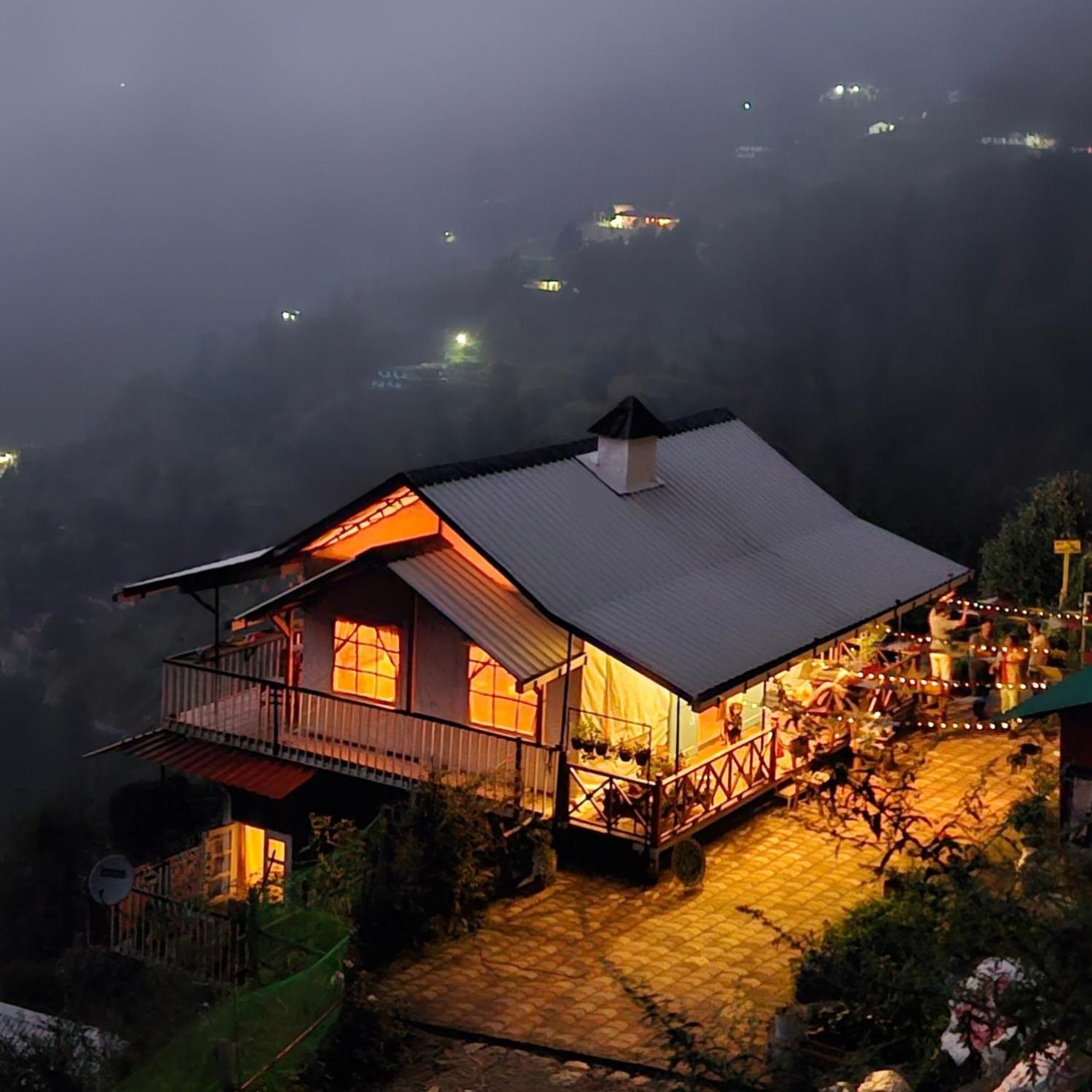 Moksham Himalayan Campsite Pangot