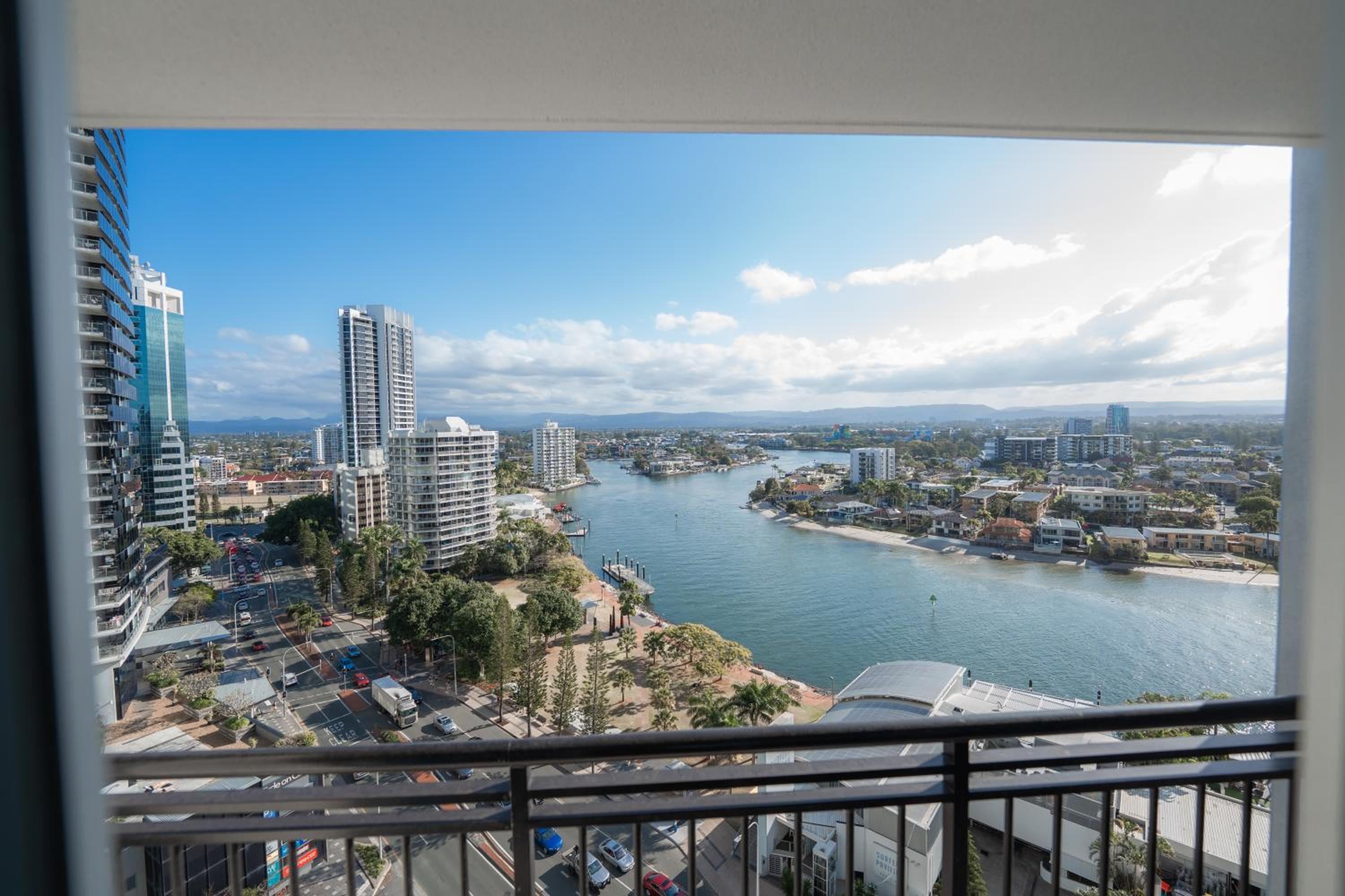 Chevron Renaissance - Resort Style Living by Gold Coast Premium