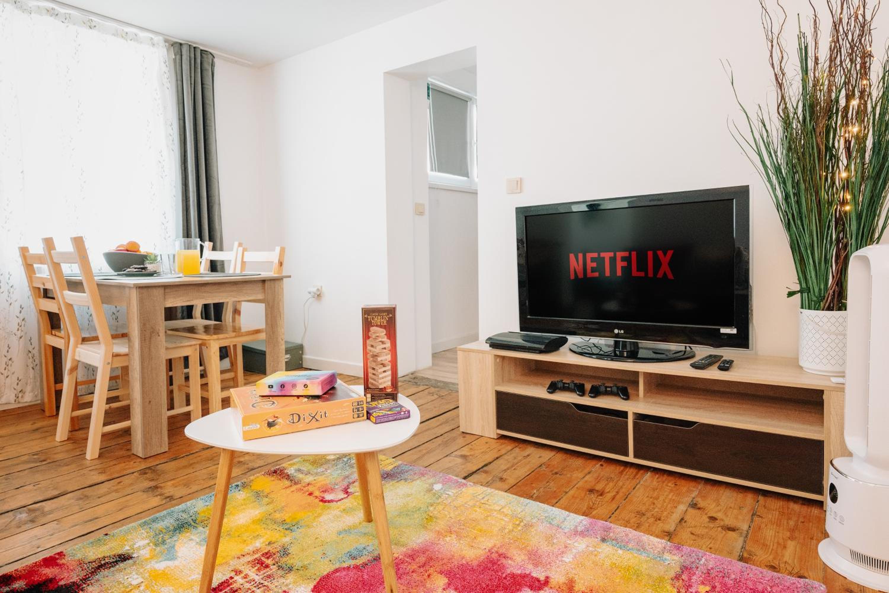 5 min to CityCenter - HOUSE & GARDEN - Netflix, Playstation & WiFi