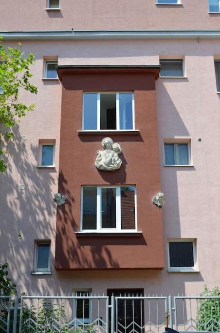 Castle Cozy Apartment