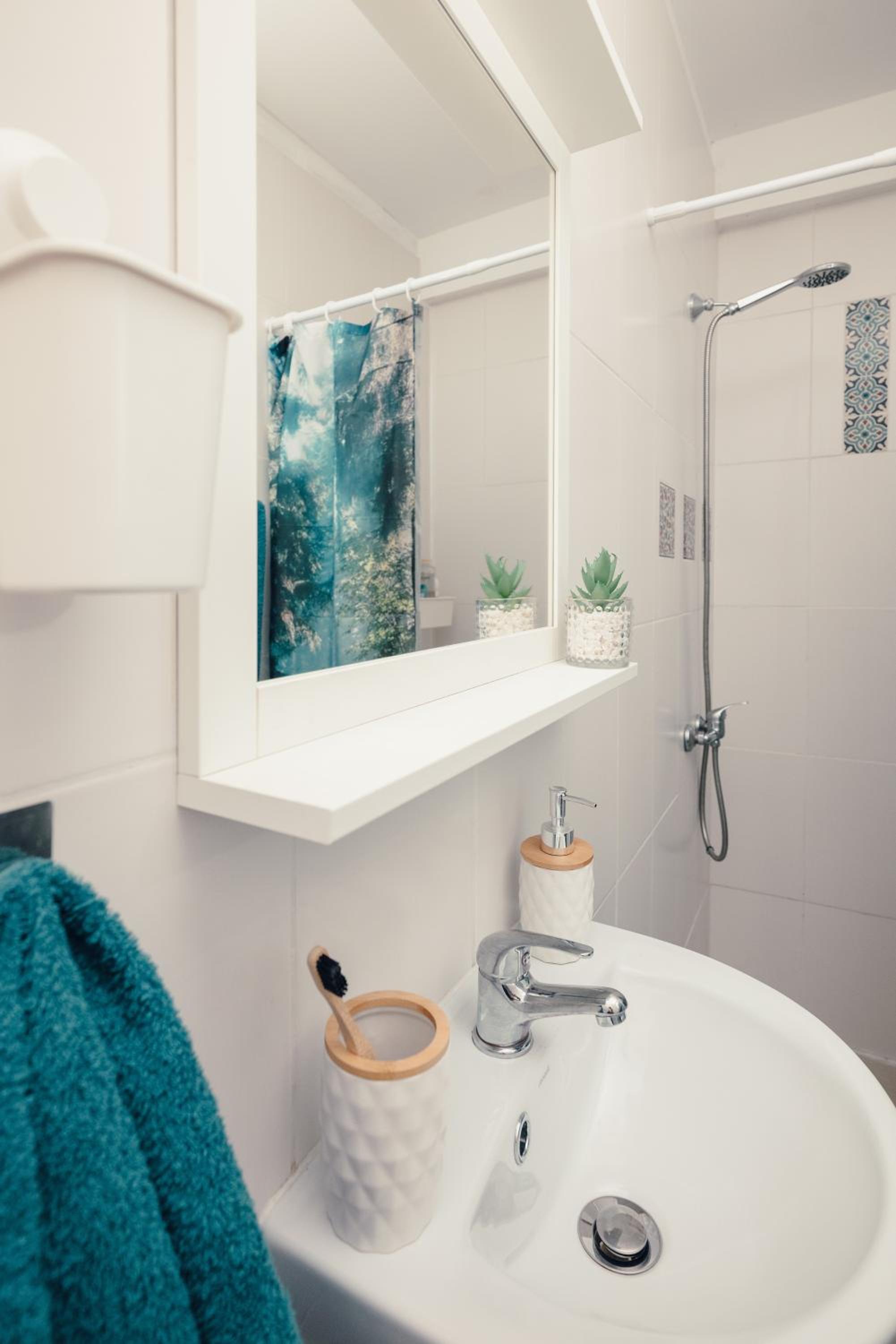 5 min to CityCenter - HOUSE & GARDEN - Netflix, Playstation & WiFi
