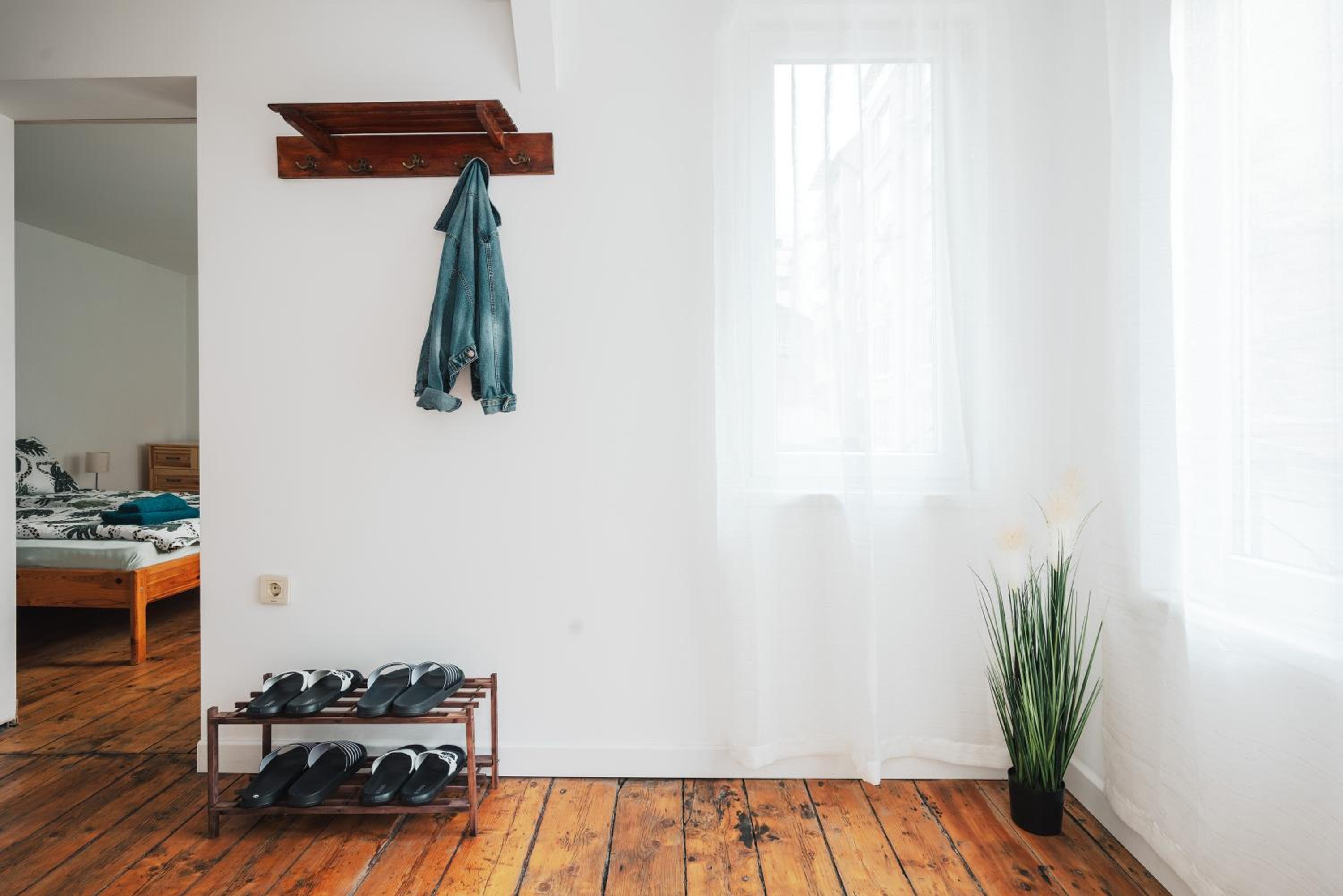 5 min to CityCenter - HOUSE & GARDEN - Netflix, Playstation & WiFi