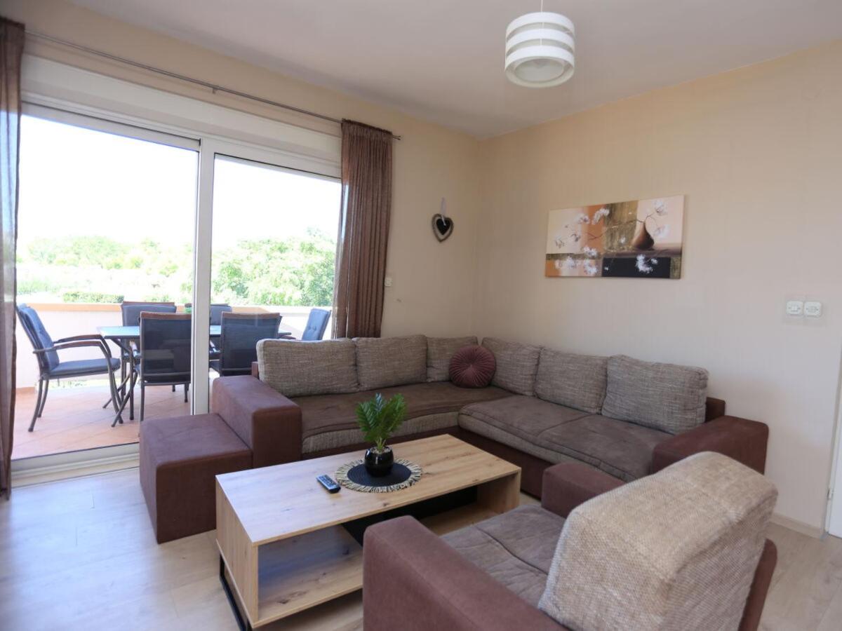 Maslina view 3