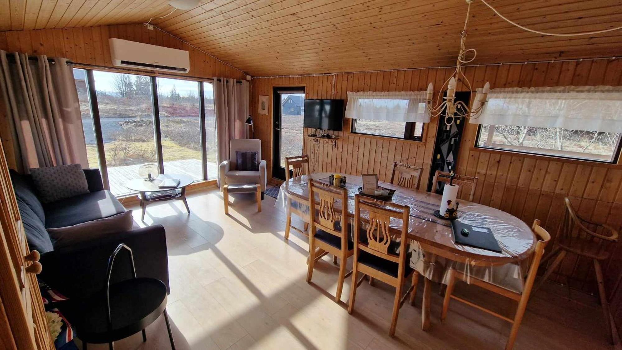 Thingvellir Lake Cottage view 5