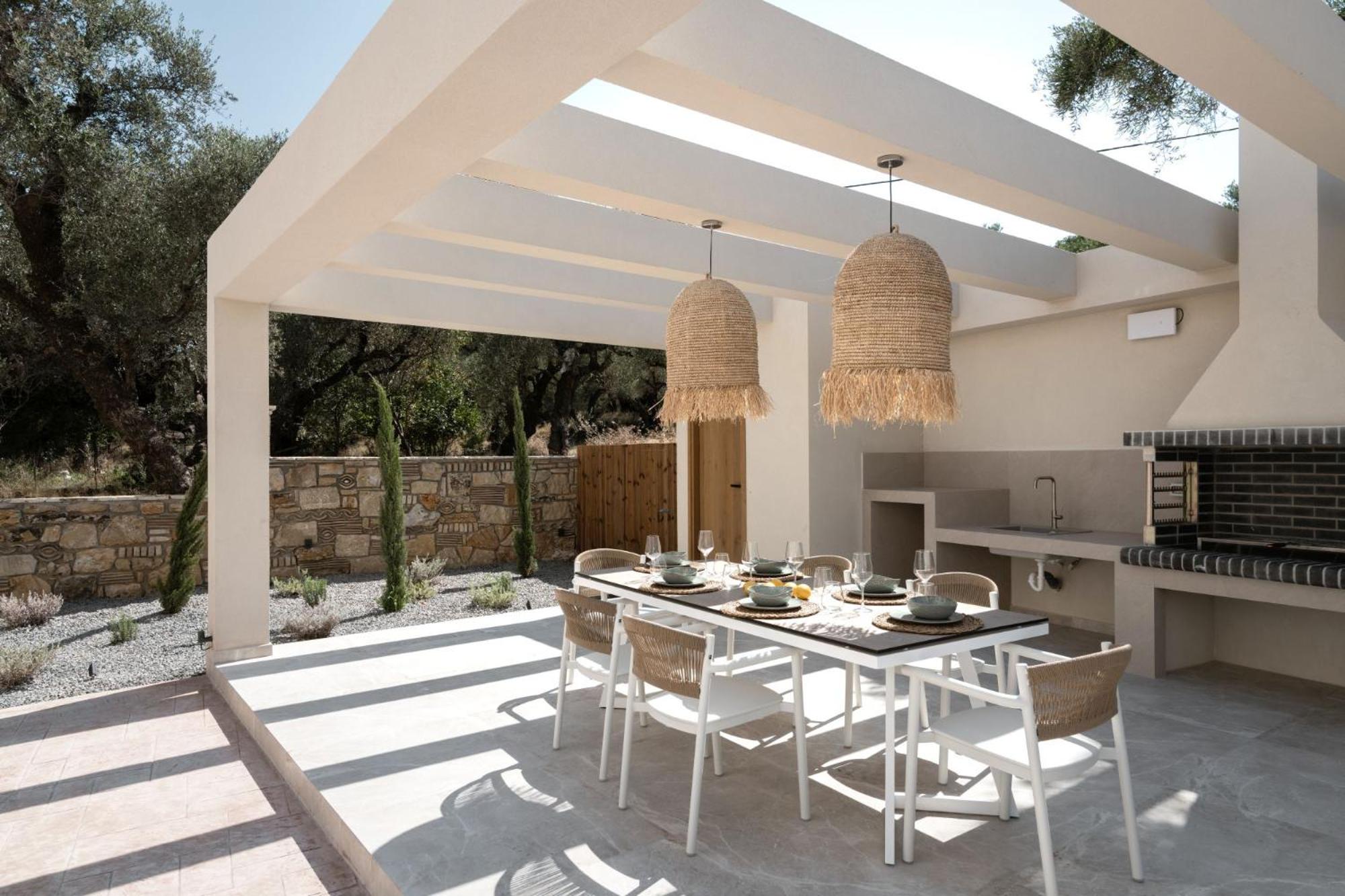 Gioarde Luxury Villa with Private Pool & Sea Views, by ZanteWize