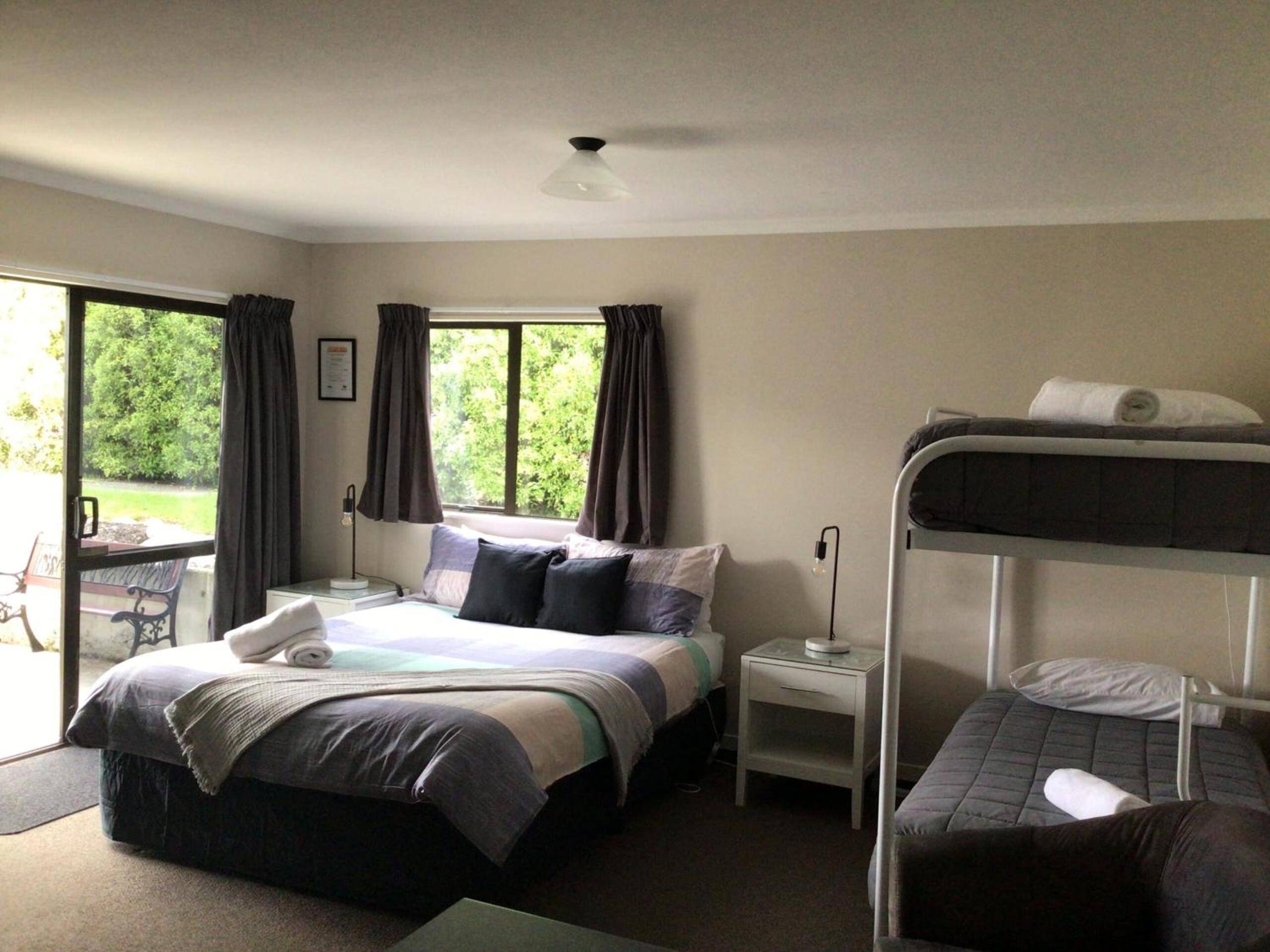Fiordland Great Views Holiday Park